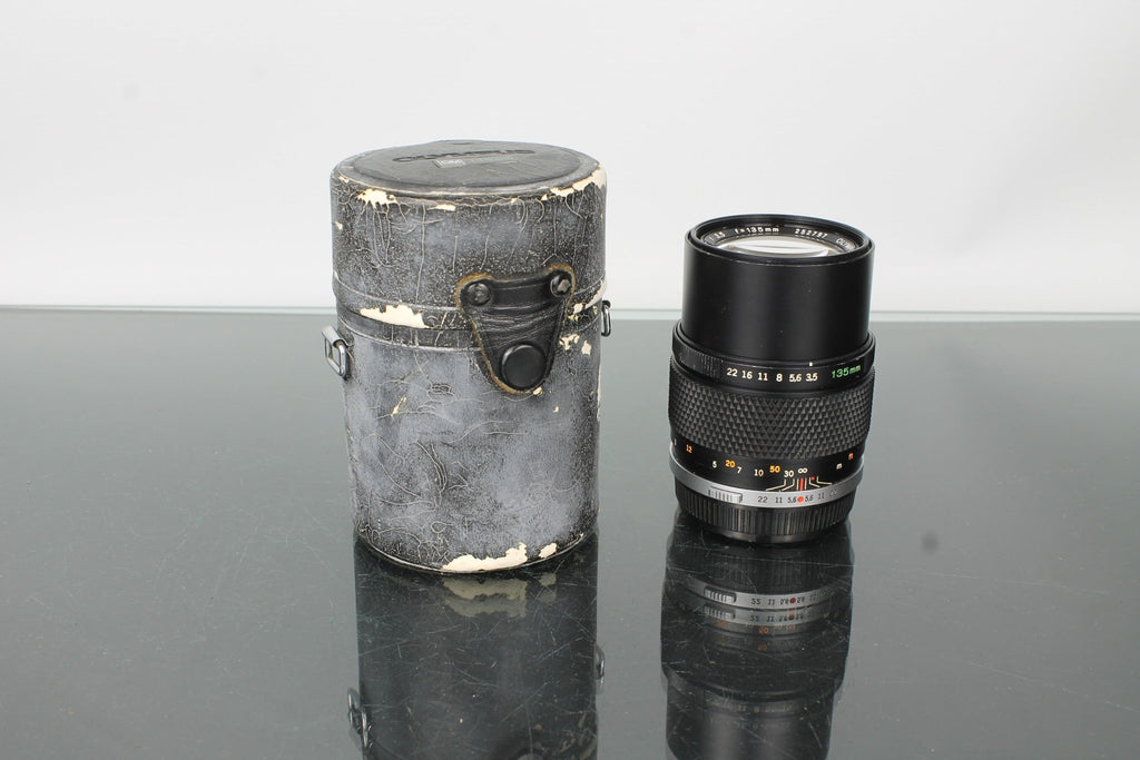 Olympus OM 135mm f/3.5 - Dutch|Thrift
