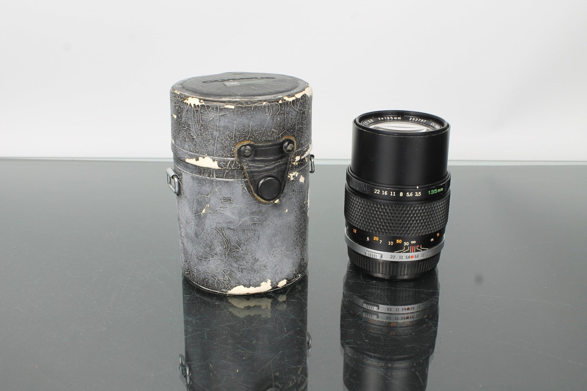 Olympus OM 135mm f/3.5 - Dutch|Thrift