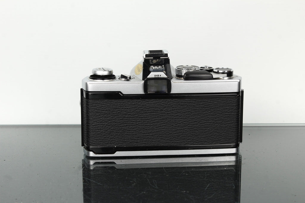 Olympus OM - 1N + Olympus OM 1:1.8 F=50mm - Dutch|Thrift