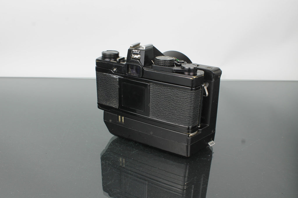 Olympus OM - 2 - Dutch|Thrift