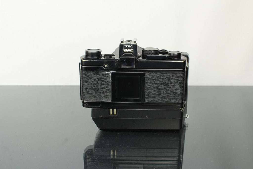 Olympus OM - 2 MD + 28mm f/3.5 Olympus lens - Dutch|Thrift