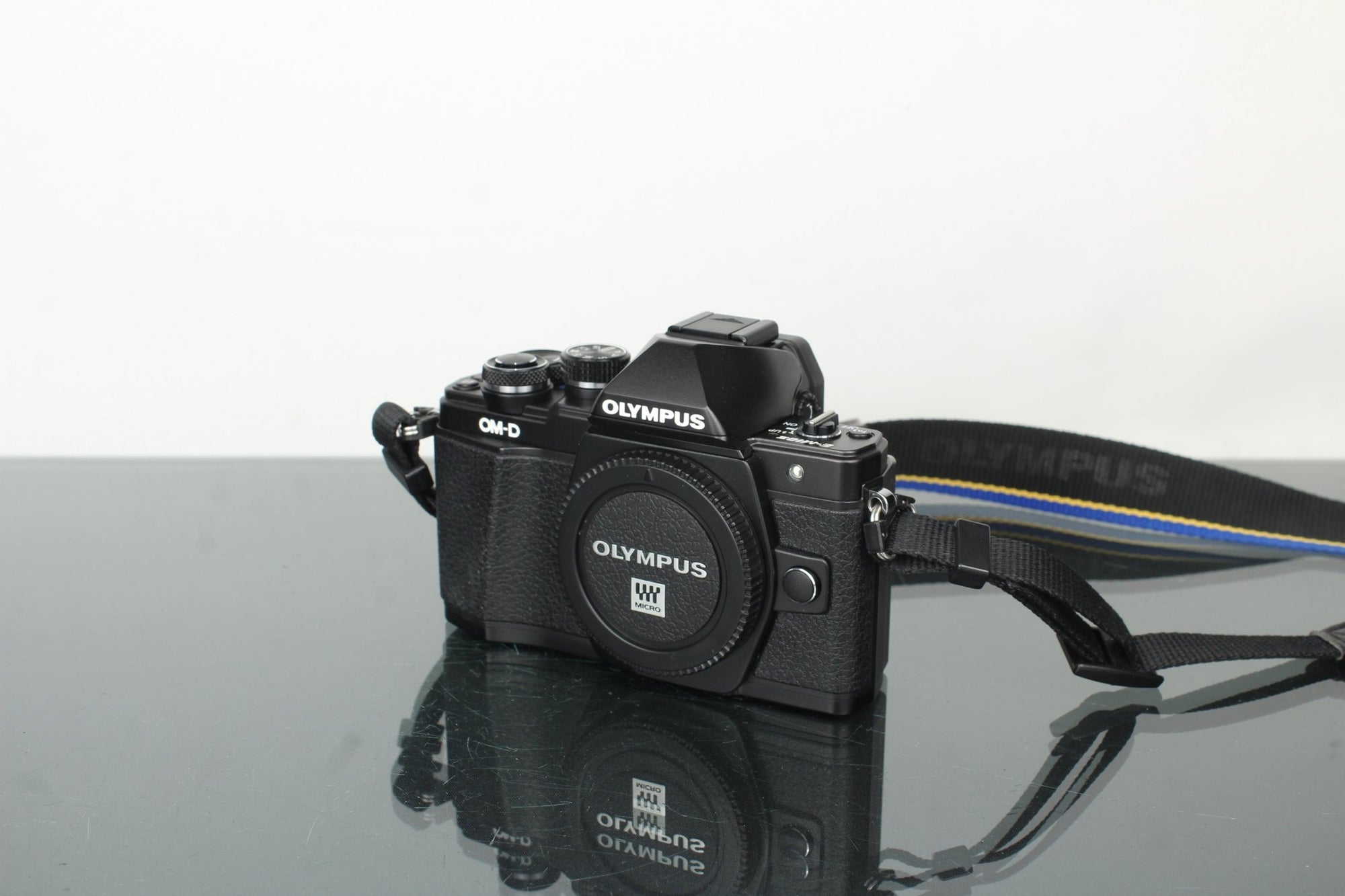 Olympus OM - D E - M10 II - Dutch|Thrift