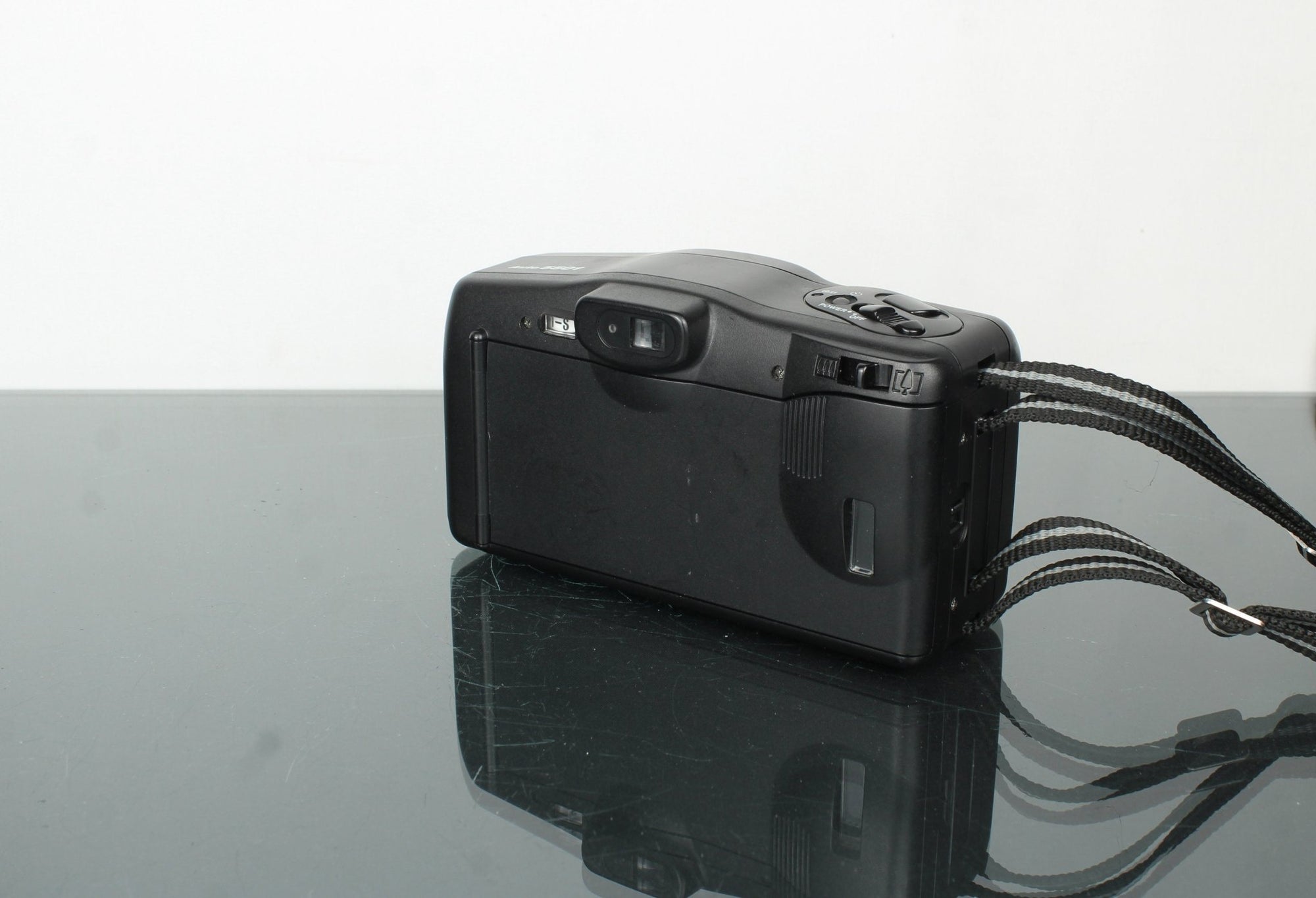 Olympus OM - D E - M10 II - Dutch|Thrift