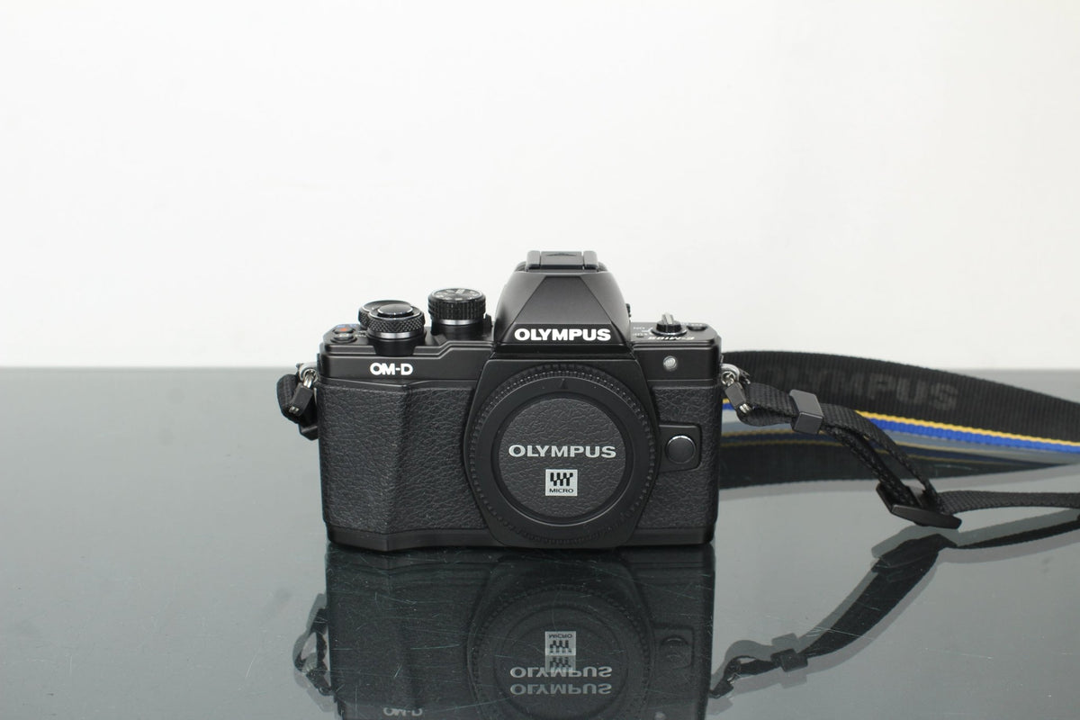 Olympus OM - D E - M10 II - Dutch|Thrift