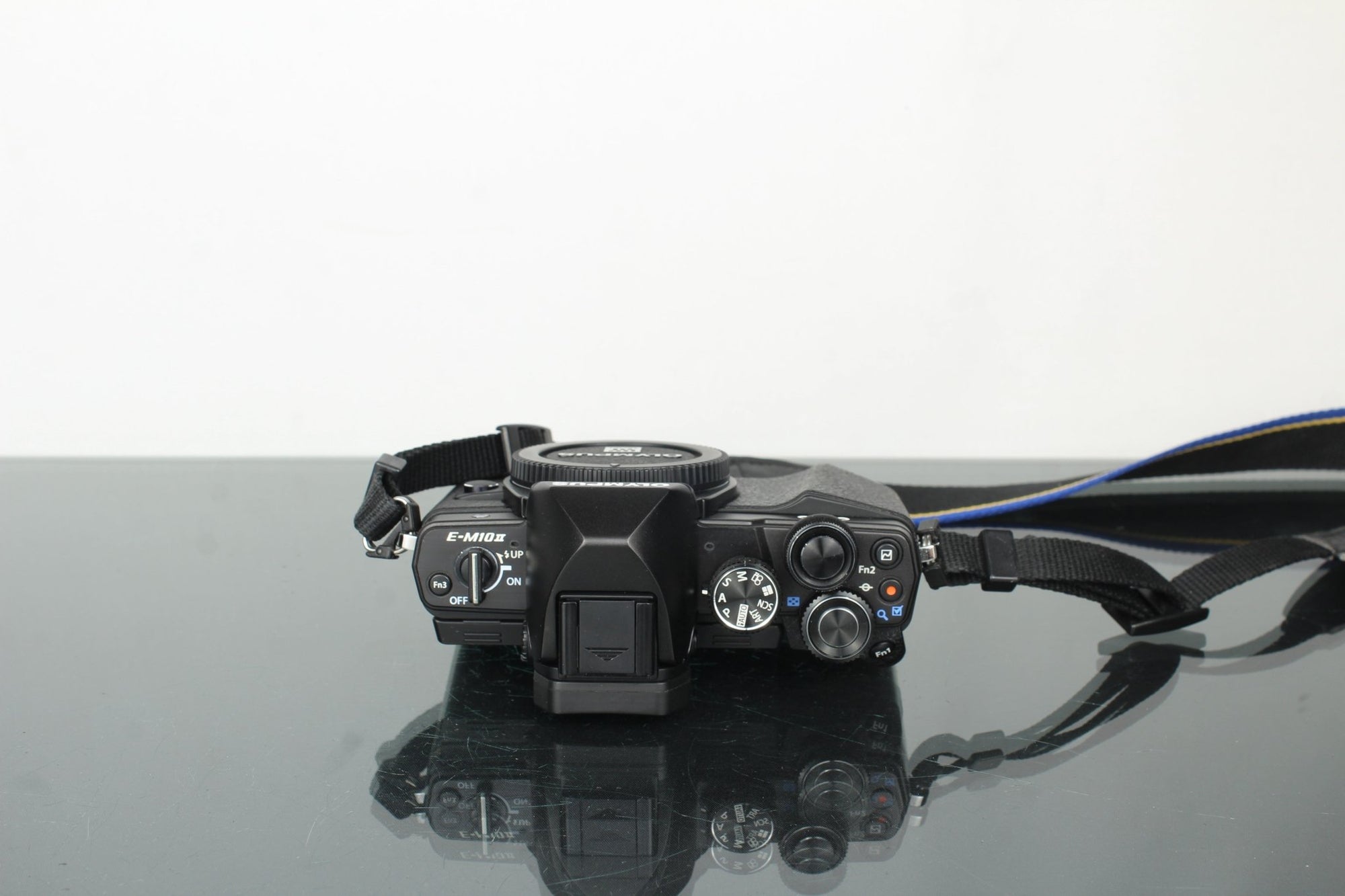 Olympus OM - D E - M10 II - Dutch|Thrift