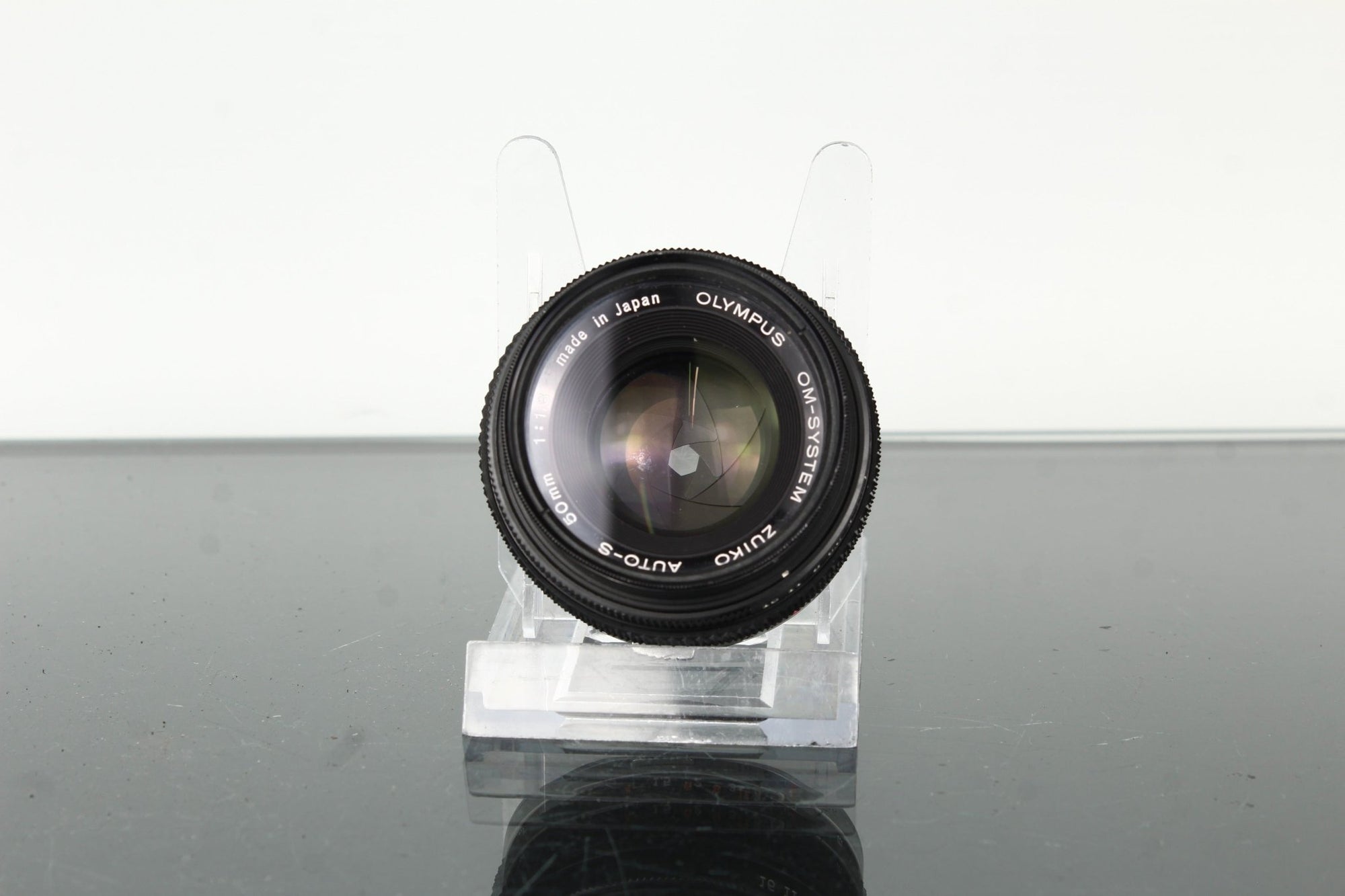 Olympus OM - System Auto - S 50mm f/1.8 - Dutch|Thrift