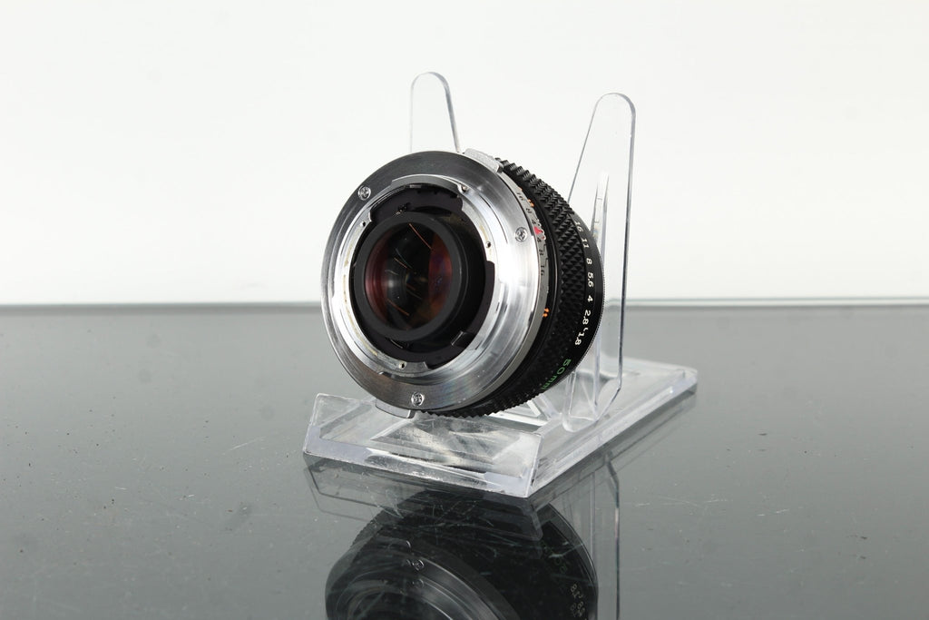 Olympus OM - System Auto - S 50mm f/1.8 - Dutch|Thrift