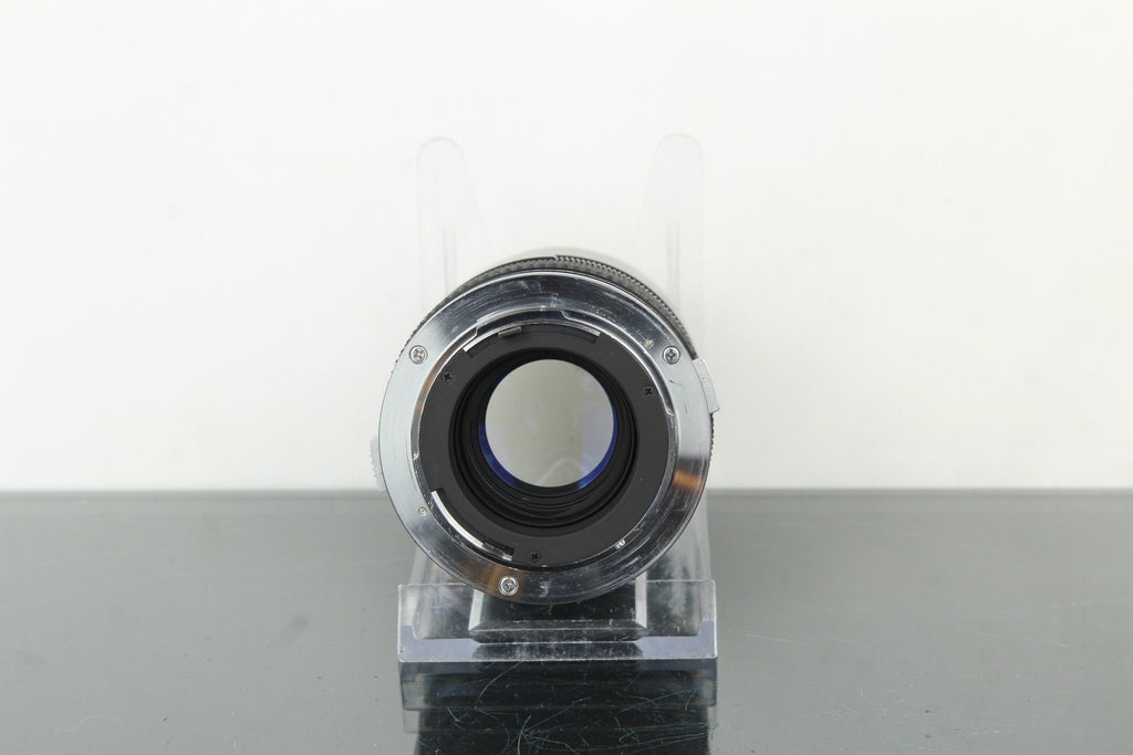 Olympus OM - System Auto - T 135mm f/2.8 - Dutch|Thrift