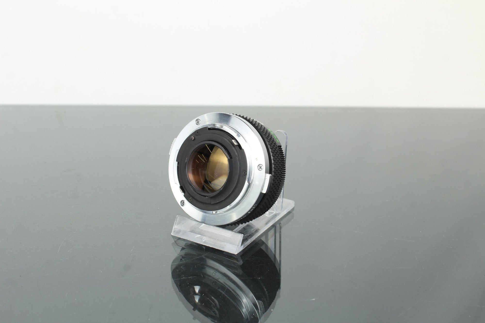 Olympus OM - System F.Zuiko Auto - S 50mm f/1.8 - Dutch|Thrift