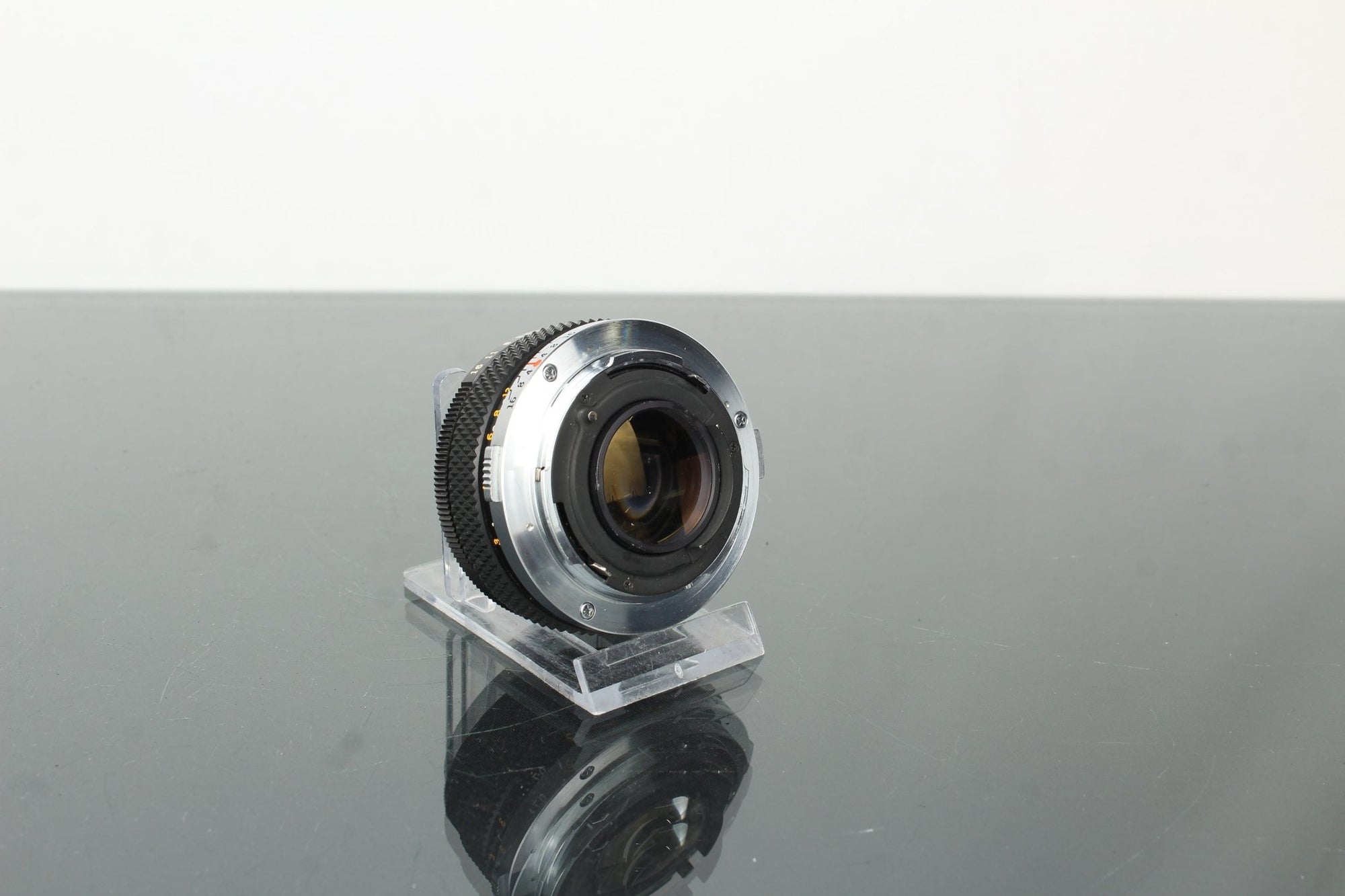 Olympus OM - System F.Zuiko Auto - S 50mm f/1.8 - Dutch|Thrift