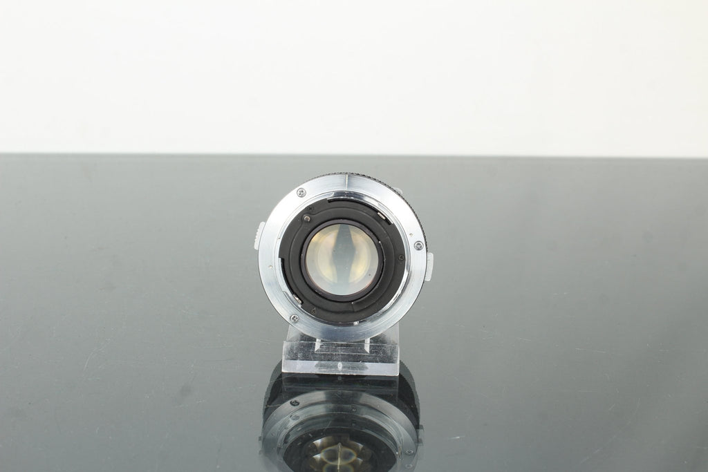 Olympus OM - System F.Zuiko Auto - S 50mm f/1.8 - Dutch|Thrift