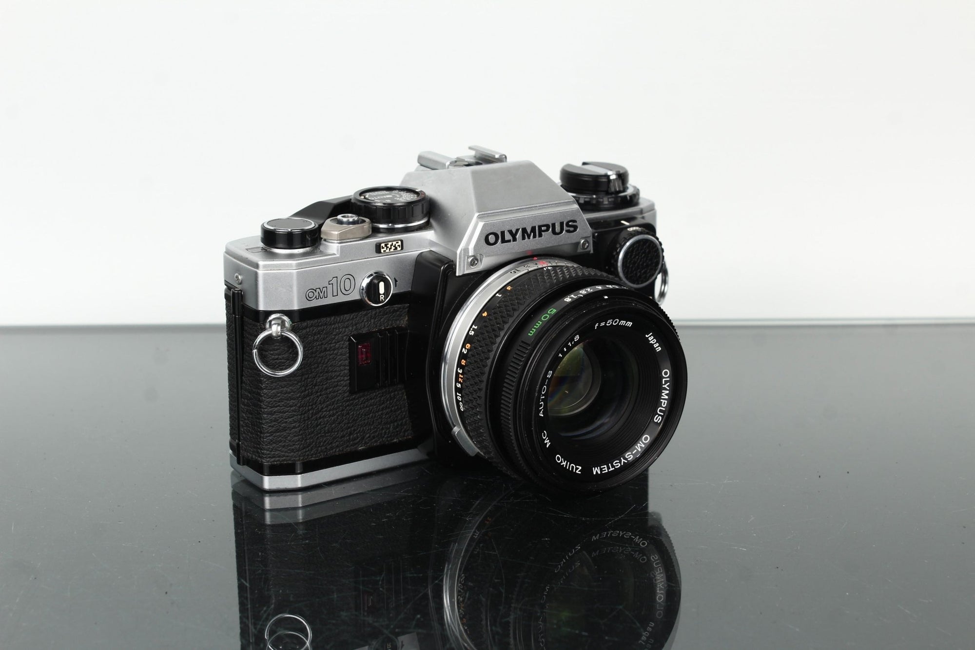 Olympus OM10 + Auto - S 50mm f/1.8 - Dutch|Thrift