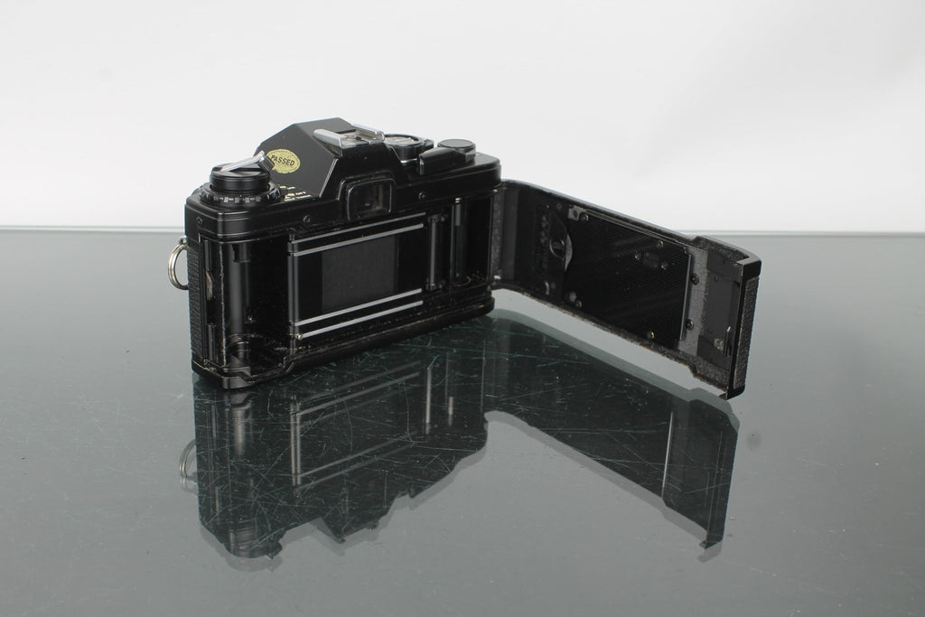 Olympus OM10 + Olympus Auto - S 50mm 1:1.8 - Dutch|Thrift
