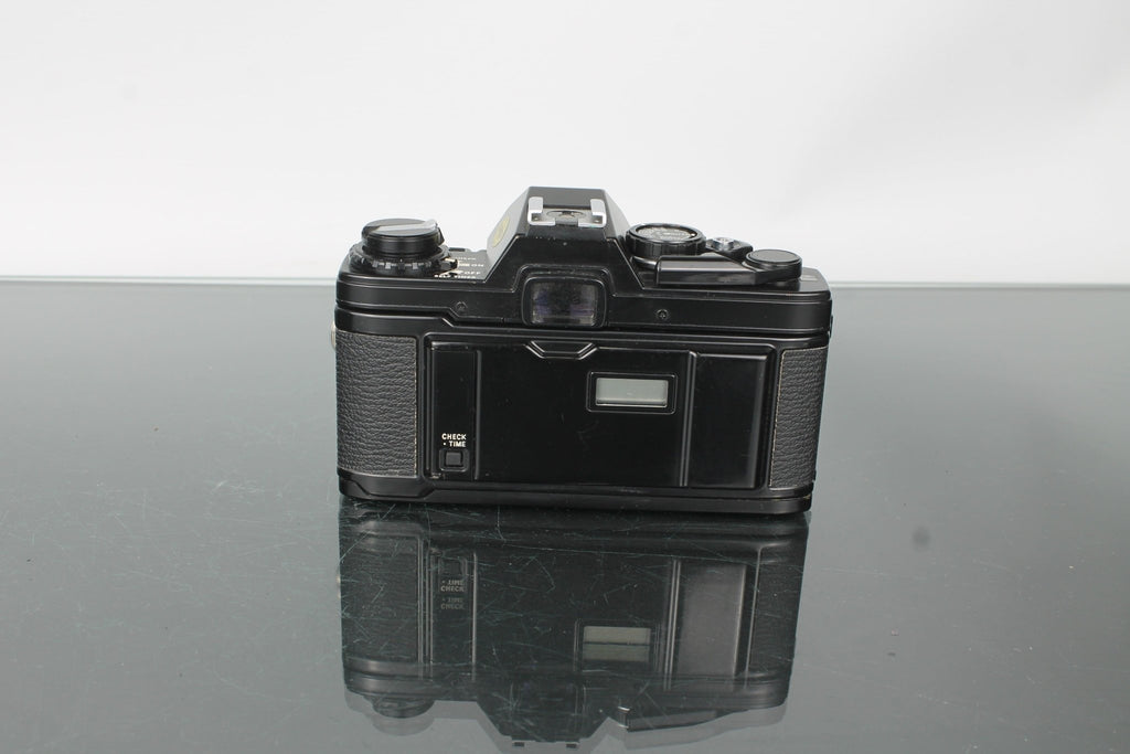 Olympus OM10 + Olympus Auto - S 50mm 1:1.8 - Dutch|Thrift
