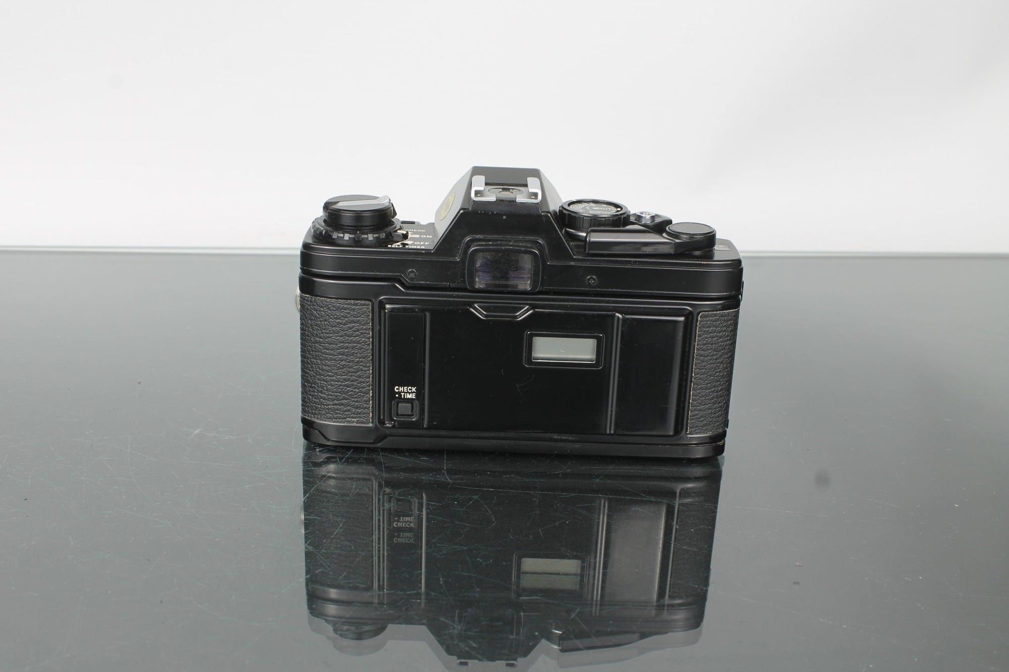 Olympus OM10 + Olympus Auto - S 50mm 1:1.8 - Dutch|Thrift