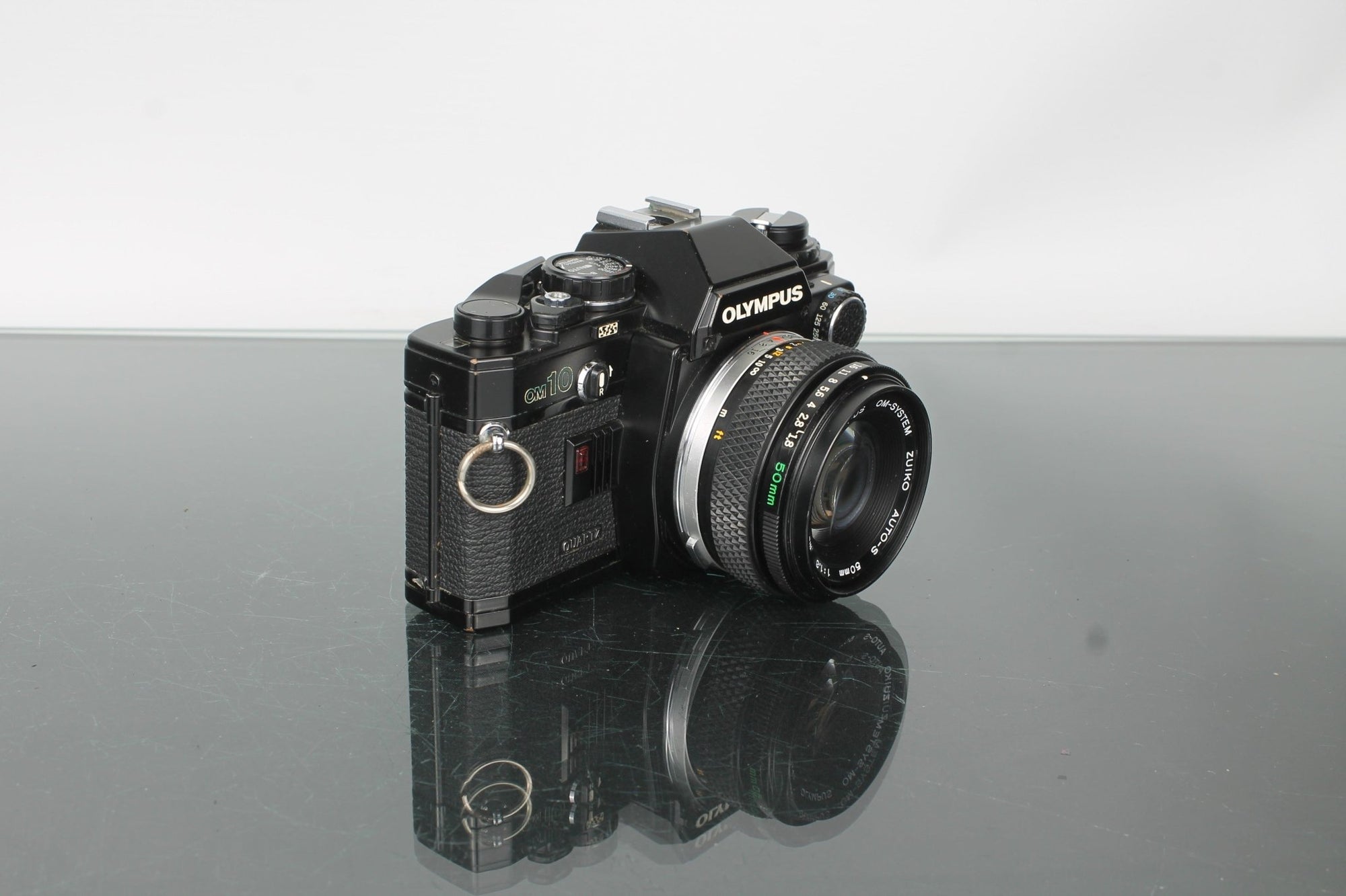 Olympus OM10 + Olympus Auto - S 50mm 1:1.8 - Dutch|Thrift