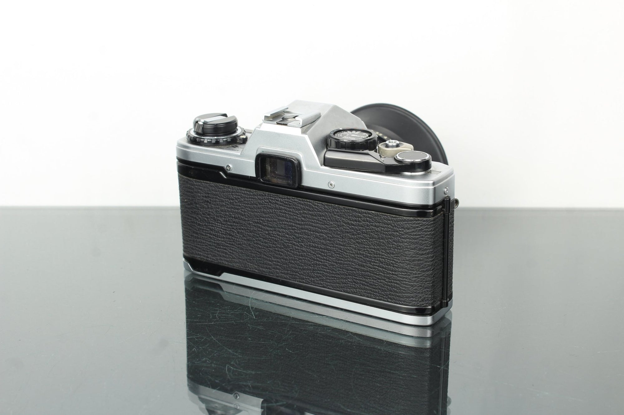 Olympus OM10 + Olympus OM 28mm 1:2.8 lens - Dutch|Thrift