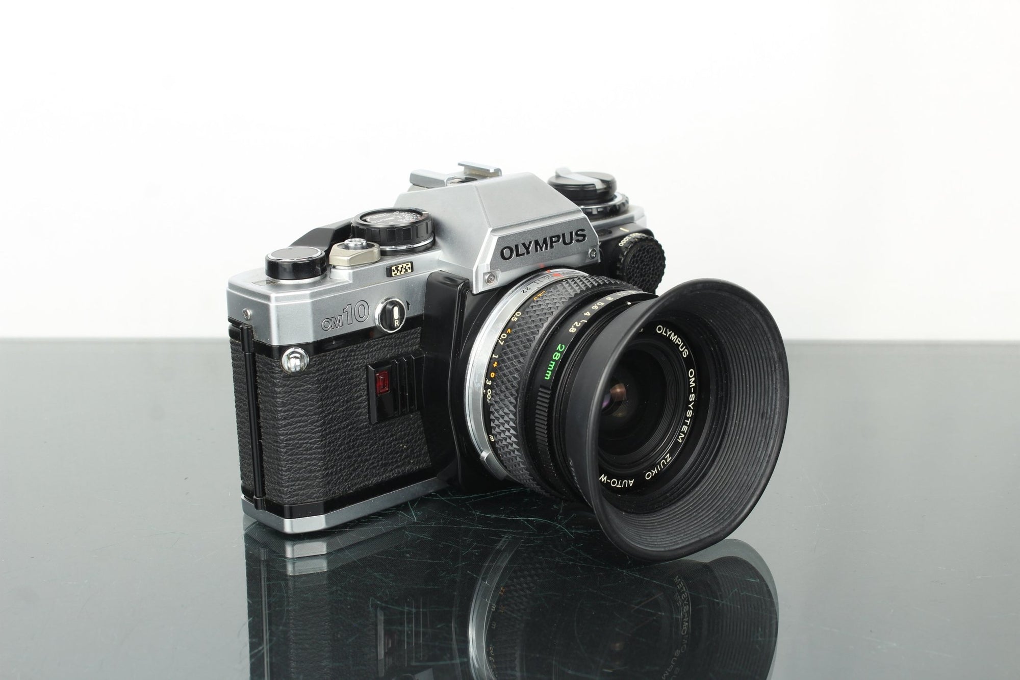 Olympus OM10 + Olympus OM 28mm 1:2.8 lens - Dutch|Thrift