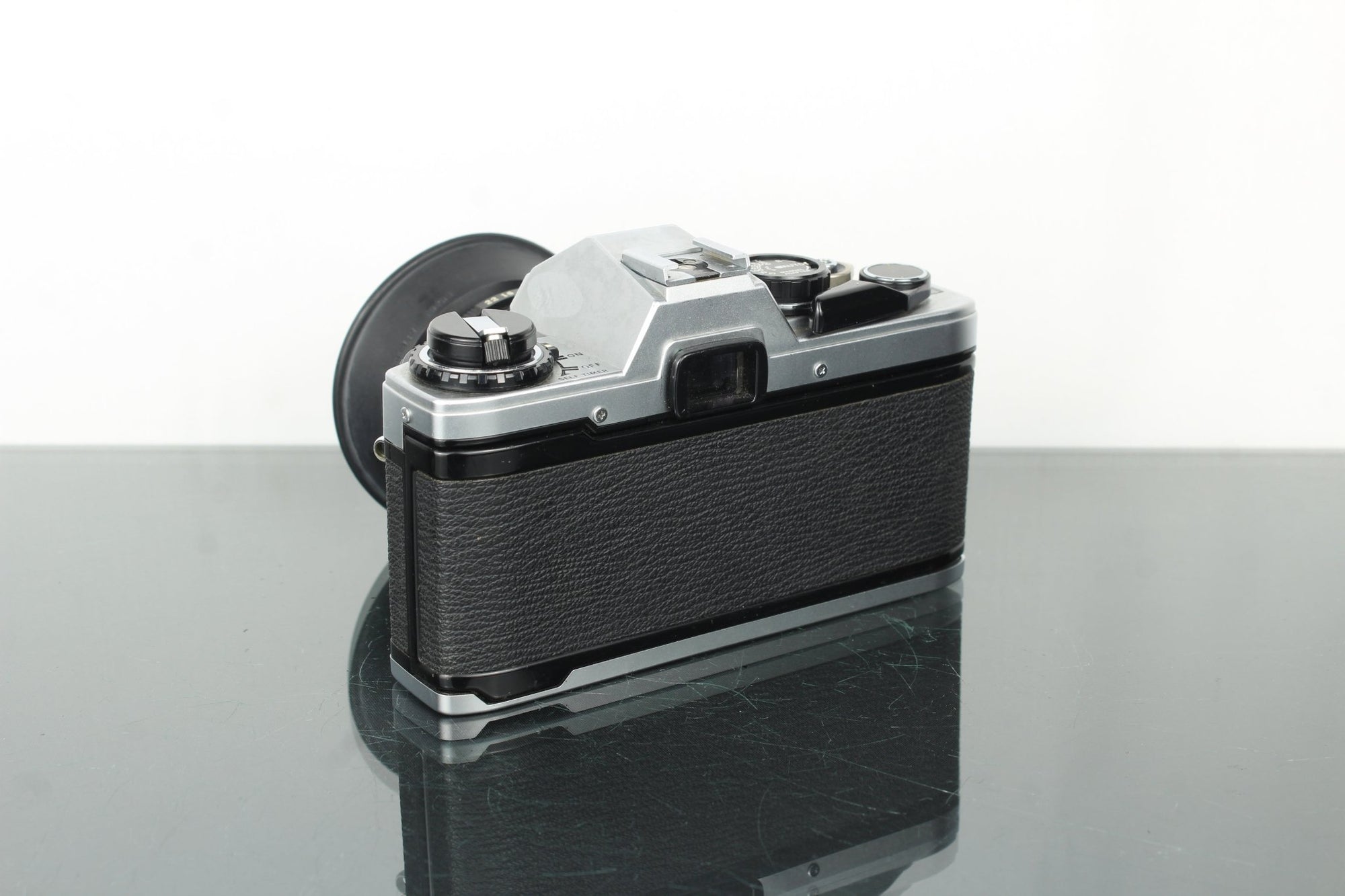 Olympus OM10 + Olympus OM 28mm 1:2.8 lens - Dutch|Thrift