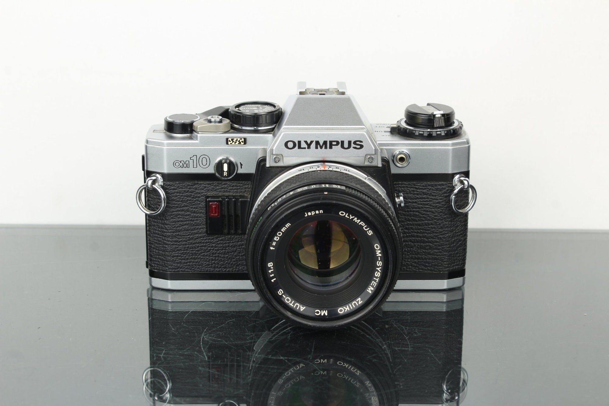 Olympus OM10 + OM 50mm f/1.8 - Dutch|Thrift