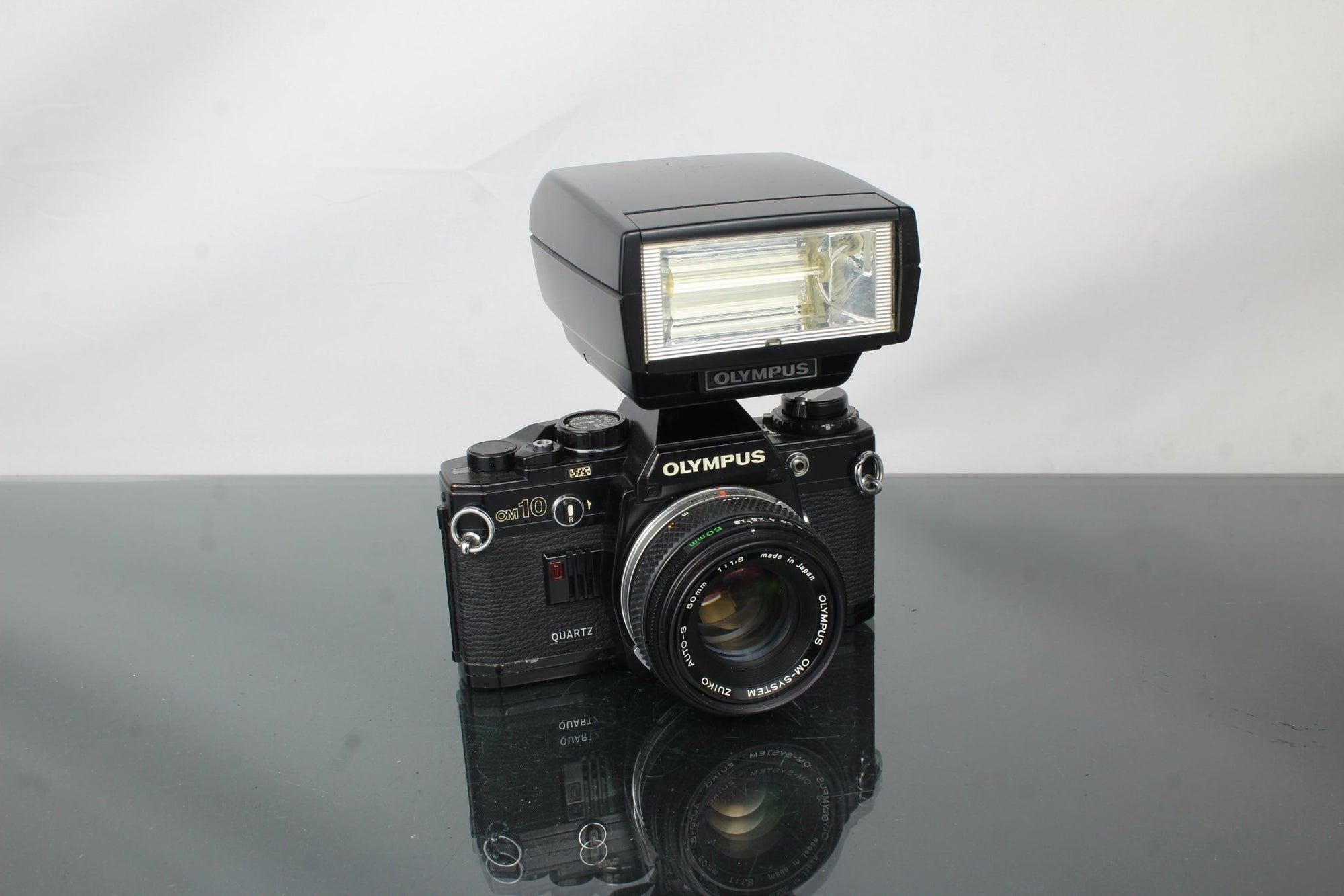 Olympus OM10 + OM Auto - S 50mm 1.8 Olympus lens - Dutch|Thrift