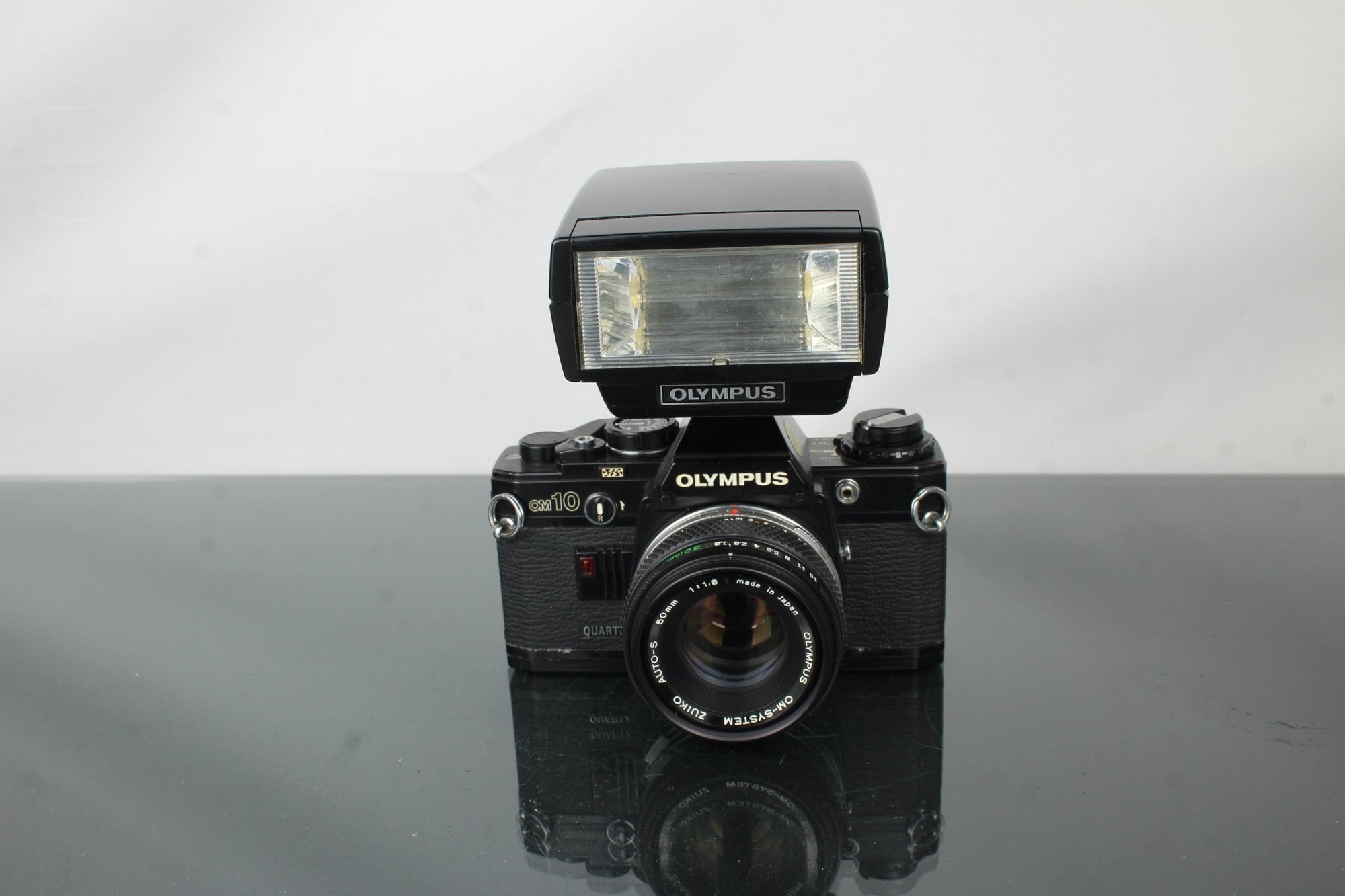 Olympus OM10 + OM Auto - S 50mm 1.8 Olympus lens - Dutch|Thrift
