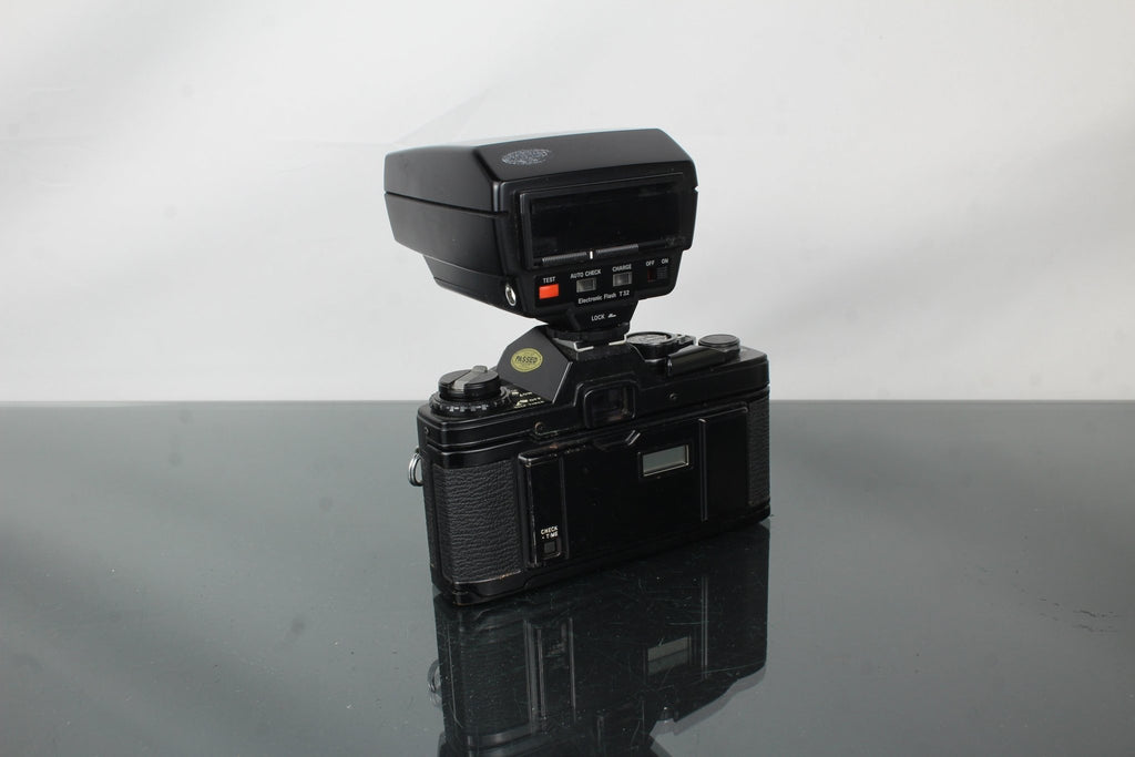 Olympus OM10 + OM Auto - S 50mm 1.8 Olympus lens - Dutch|Thrift