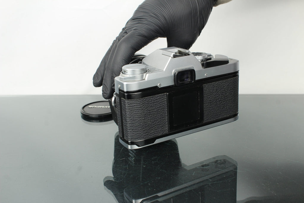 Olympus OM30 + Olympus Auto - Zoom 35 - 70mm 1:4 lens - Dutch|Thrift