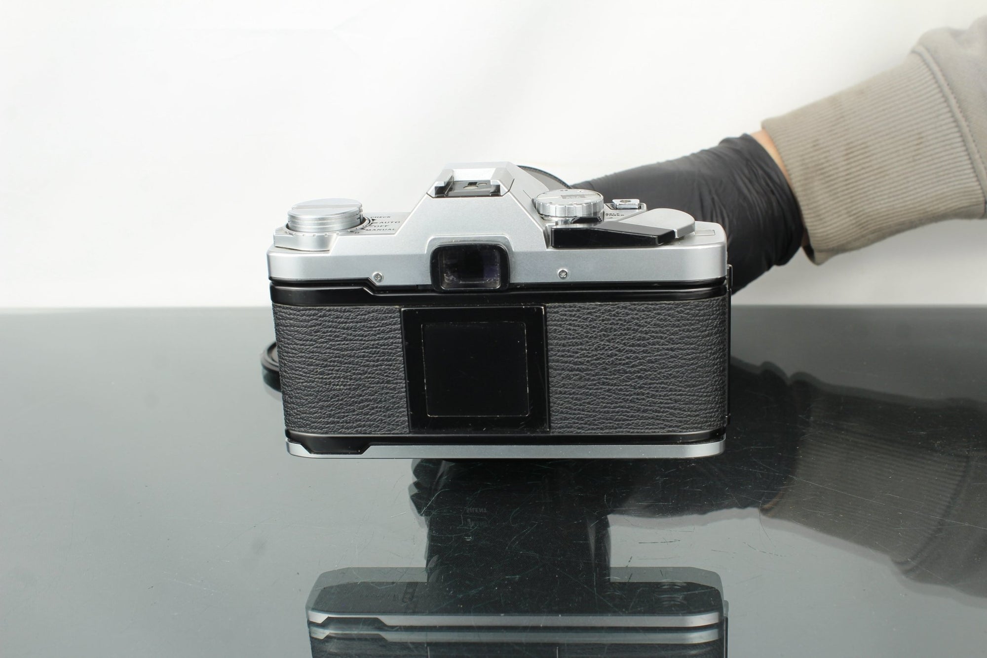 Olympus OM30 + Olympus Auto - Zoom 35 - 70mm 1:4 lens - Dutch|Thrift