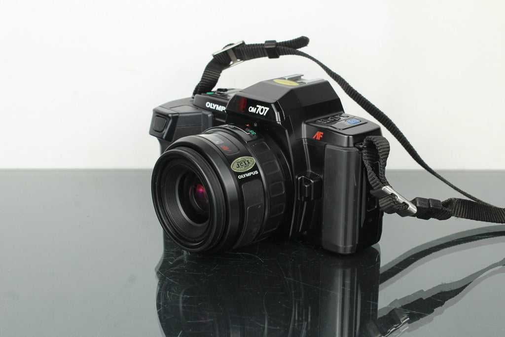 Olympus OM707 AF + Olympus AF 23 - 70mm 1:3.5 - 4.5 lens - Dutch|Thrift