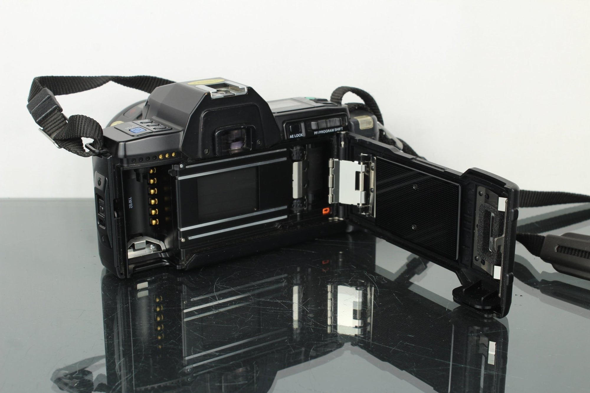 Olympus OM707 AF + Olympus AF 23 - 70mm 1:3.5 - 4.5 lens - Dutch|Thrift