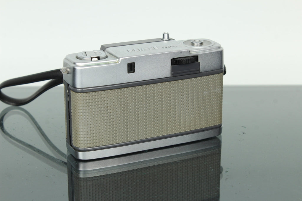 Olympus Pen EE - Dutch|Thrift