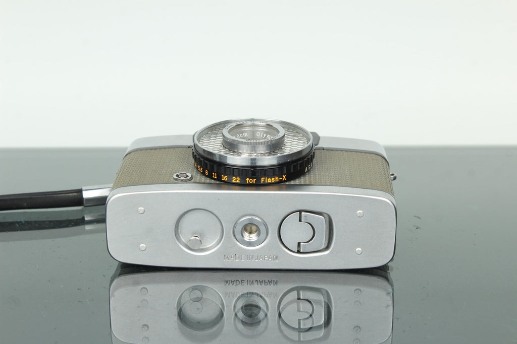 Olympus Pen EE - Dutch|Thrift