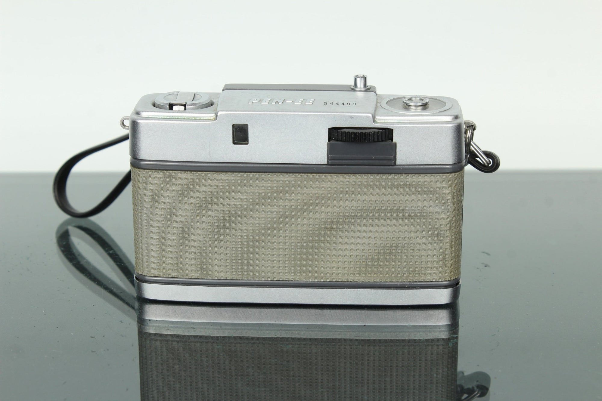 Olympus Pen EE - Dutch|Thrift