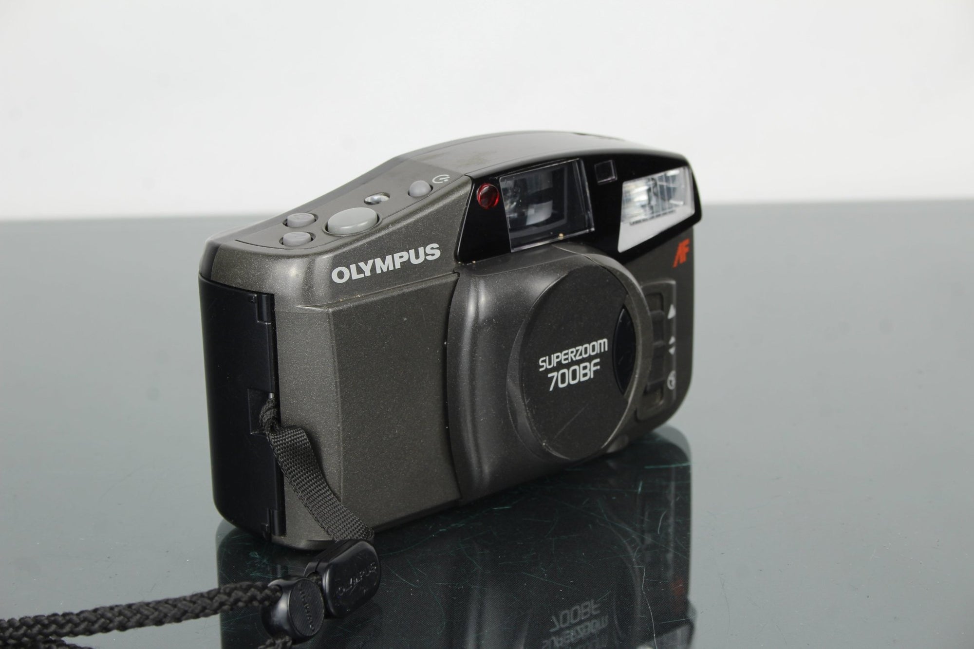 Olympus Superzoom 700BF - Dutch|Thrift