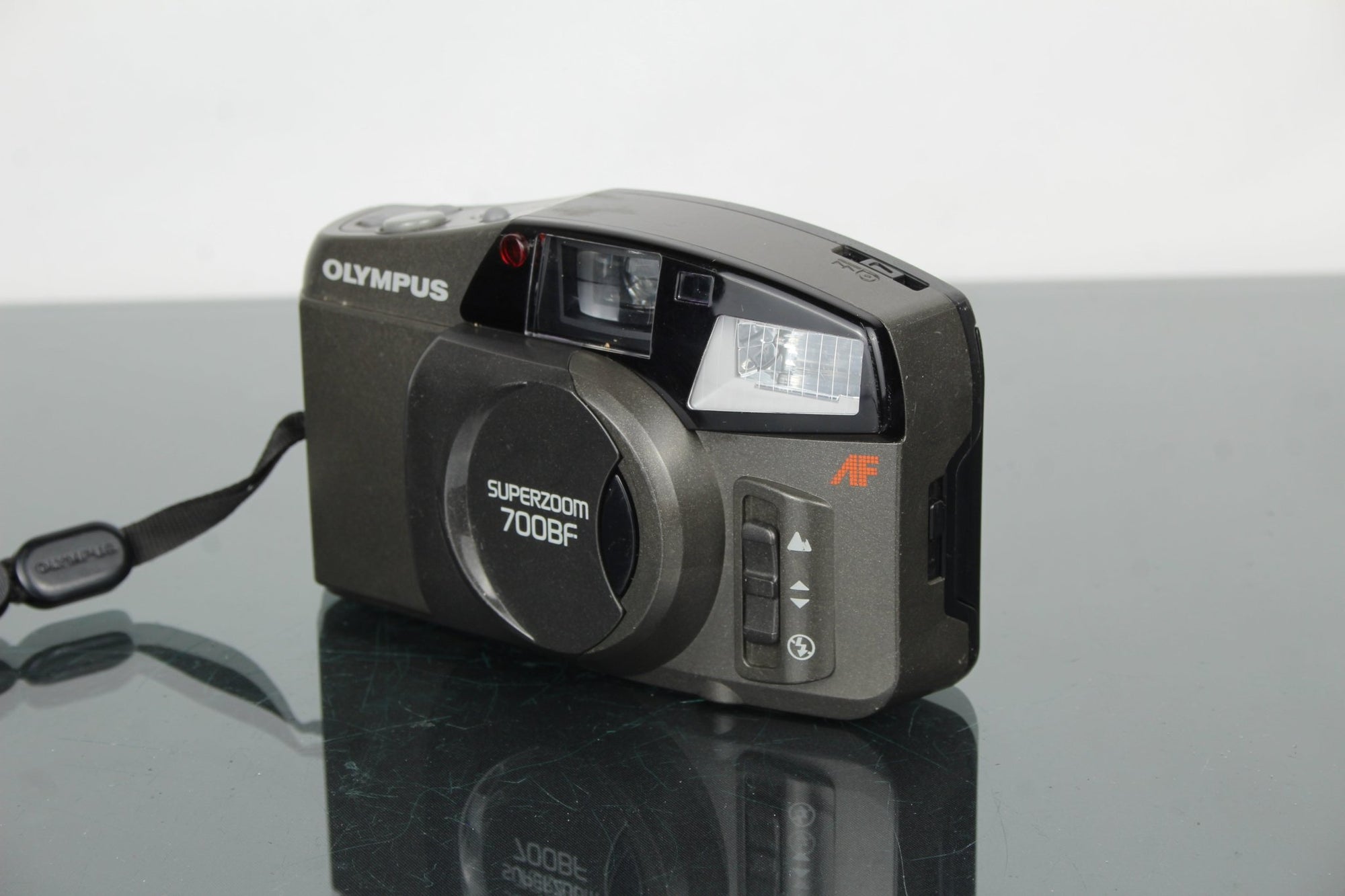 Olympus Superzoom 700BF - Dutch|Thrift