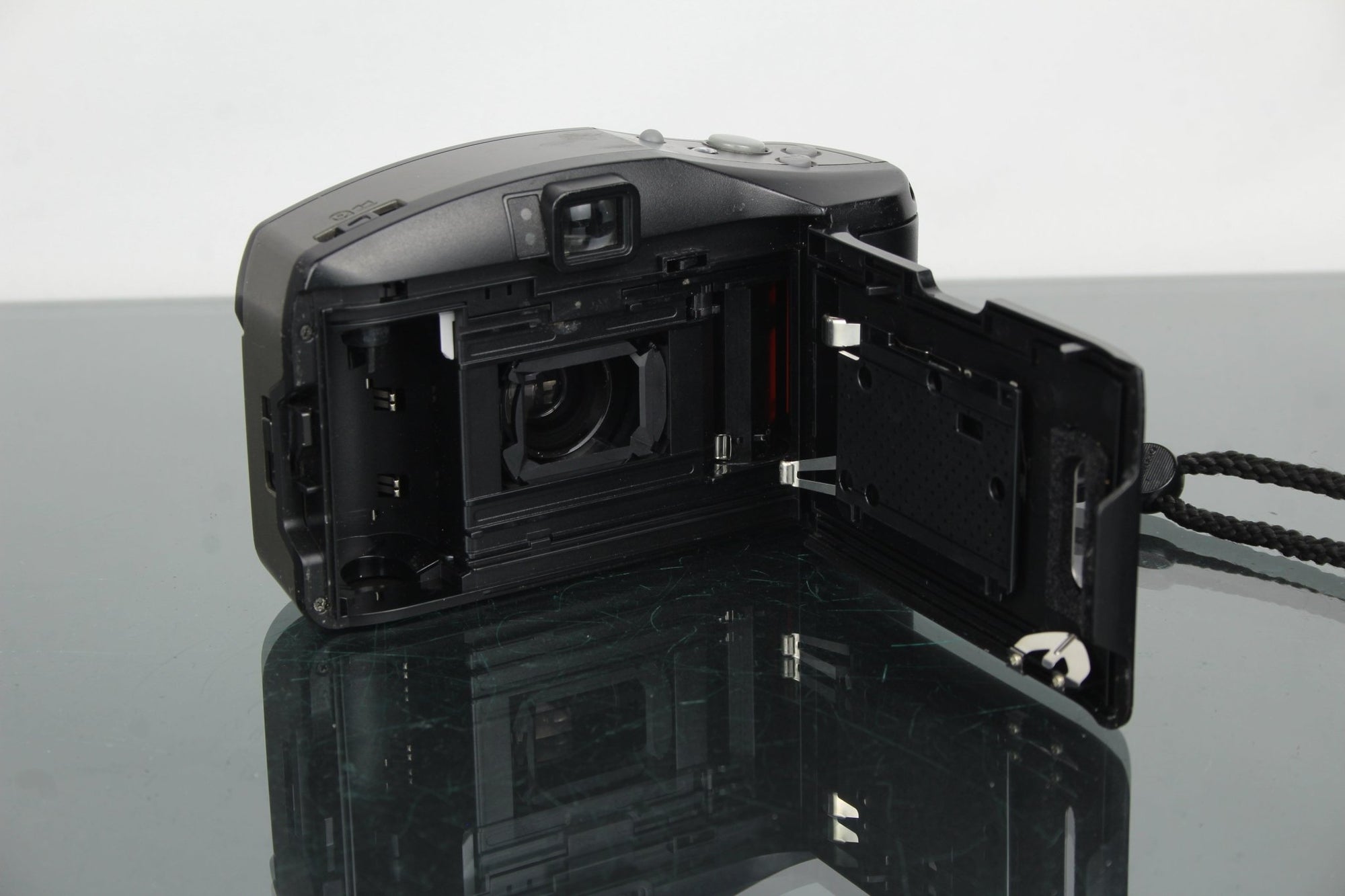 Olympus Superzoom 700BF - Dutch|Thrift