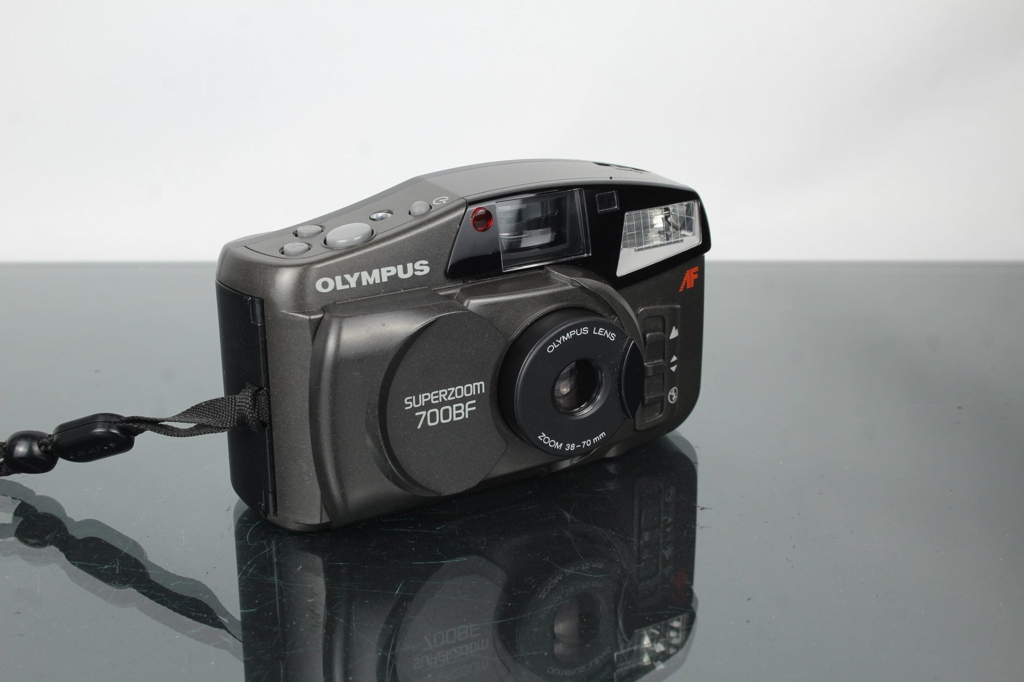 Olympus Superzoom 700BF - Dutch|Thrift