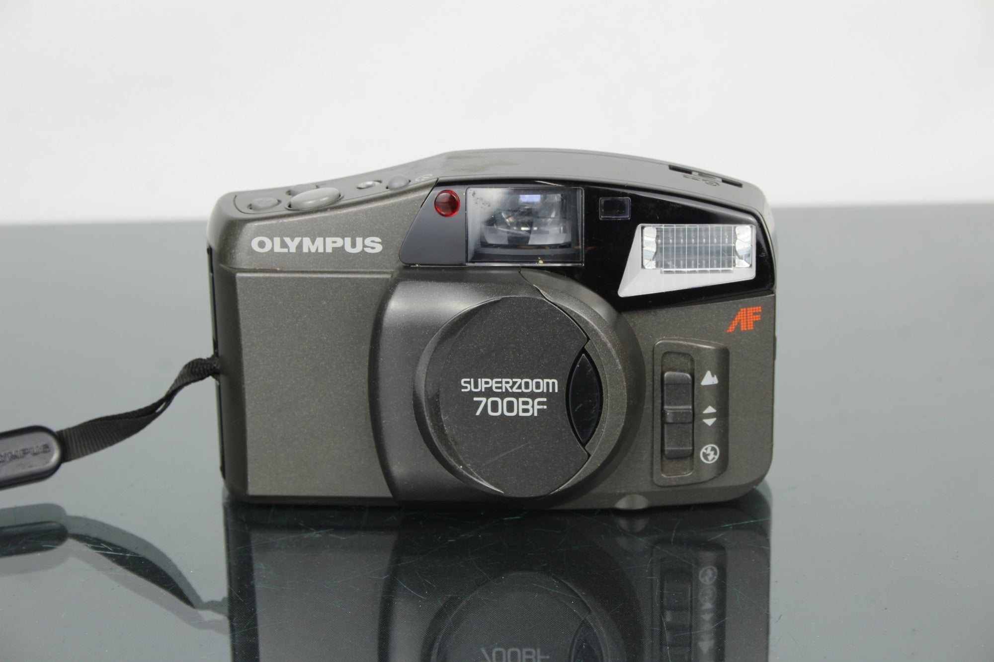 Olympus Superzoom 700BF - Dutch|Thrift