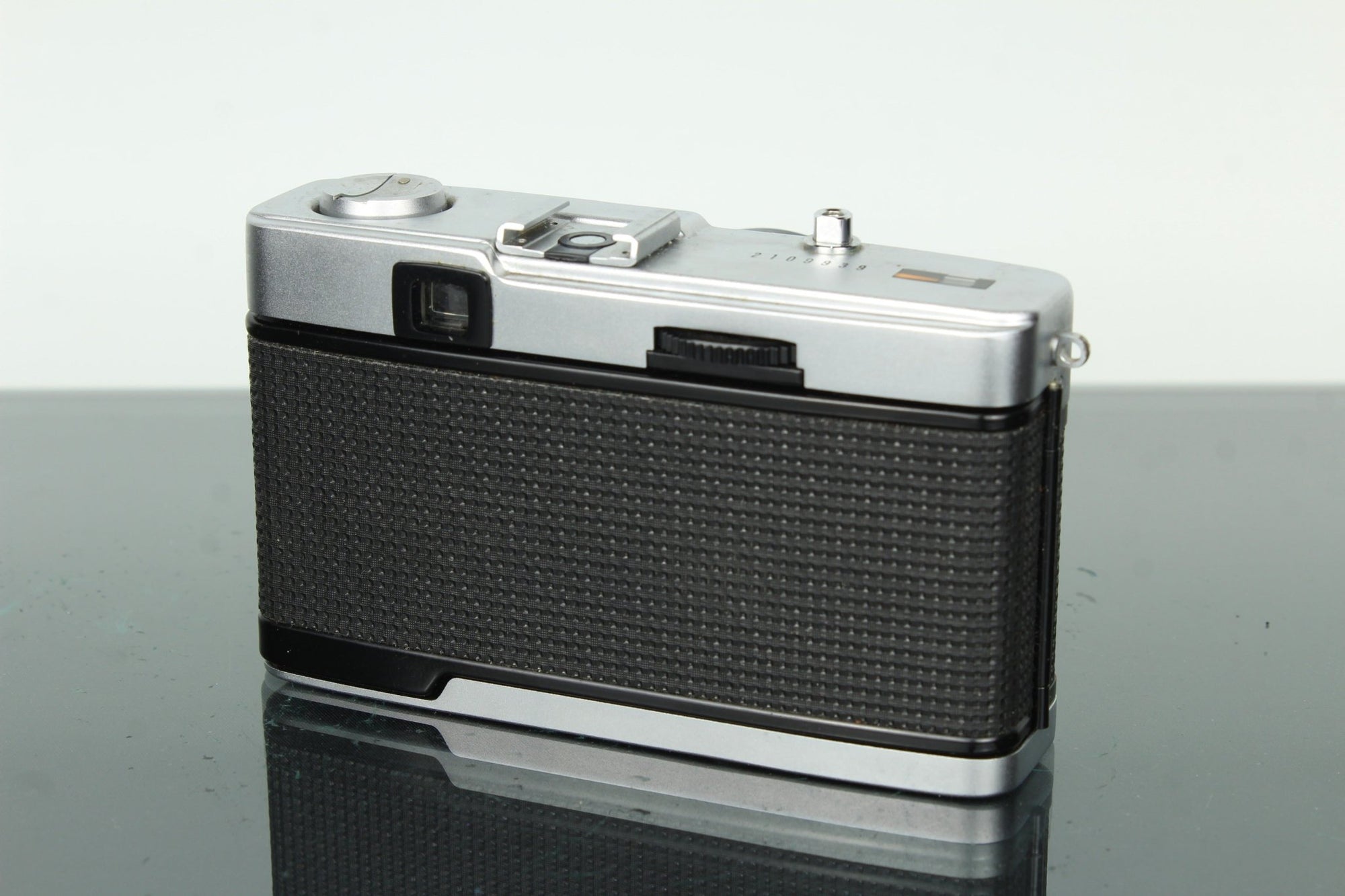 Olympus Trip 35 - Dutch|Thrift