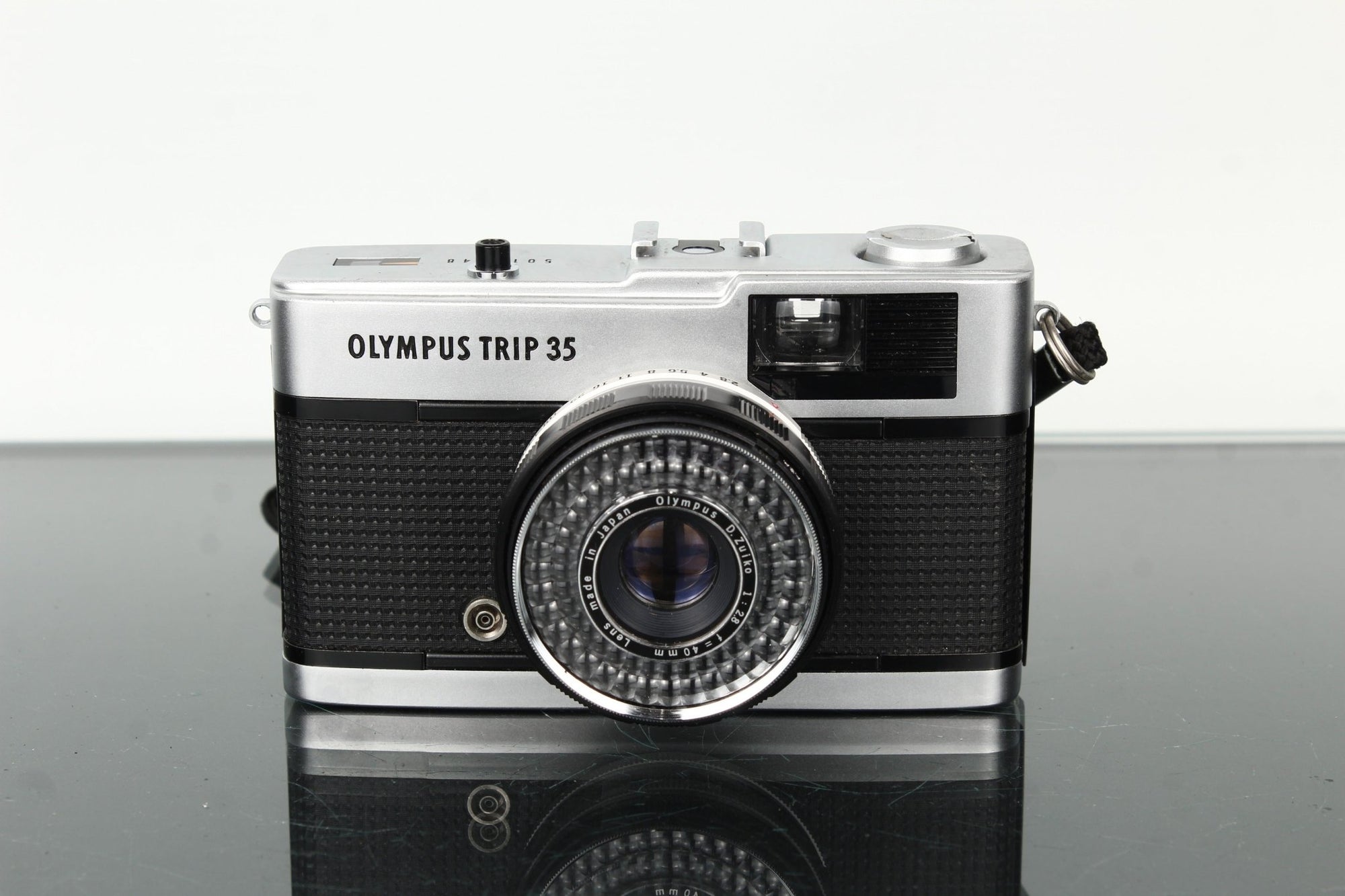 Olympus Trip 35 - Dutch|Thrift