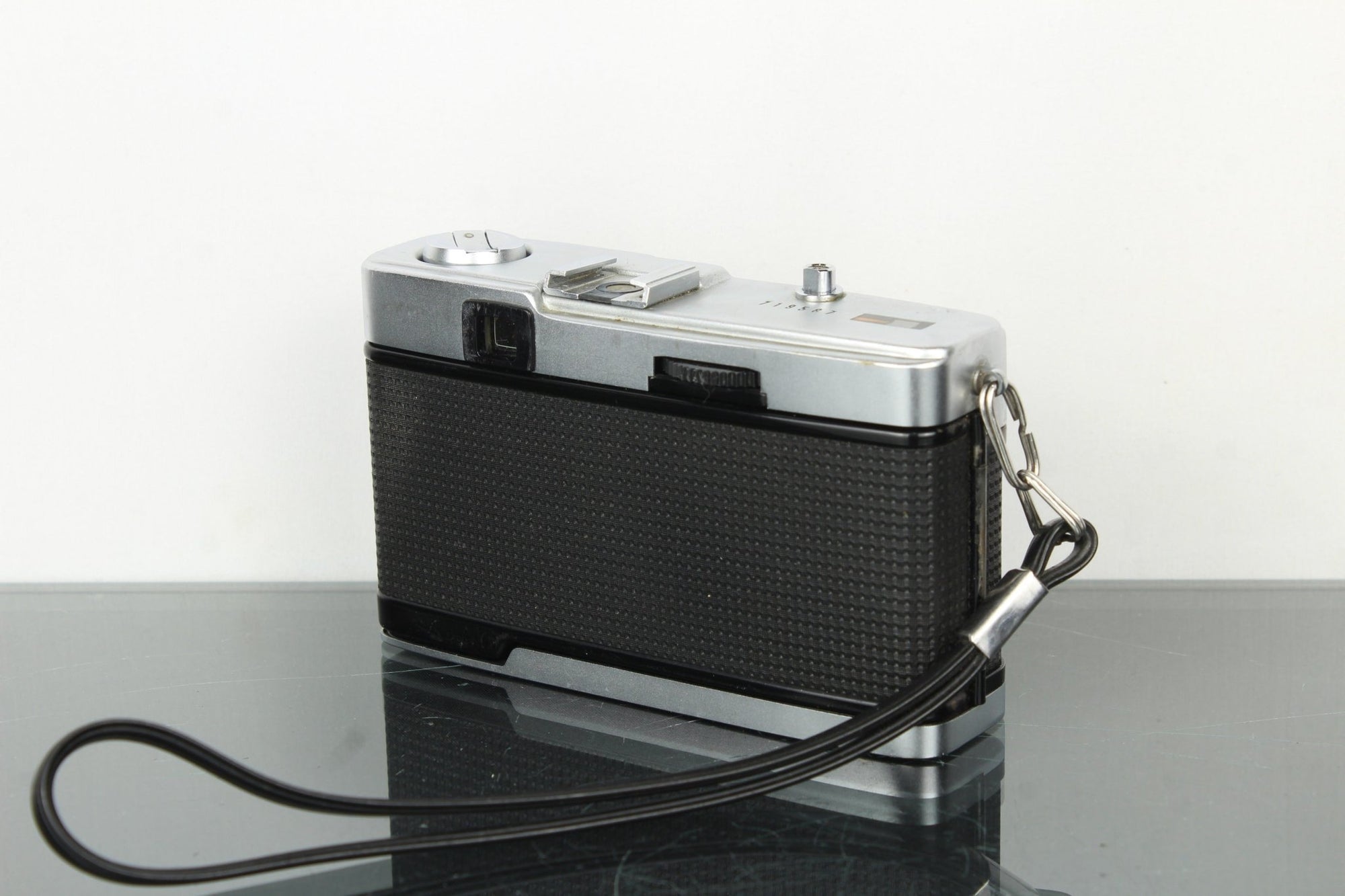 Olympus Trip 35 - Dutch|Thrift