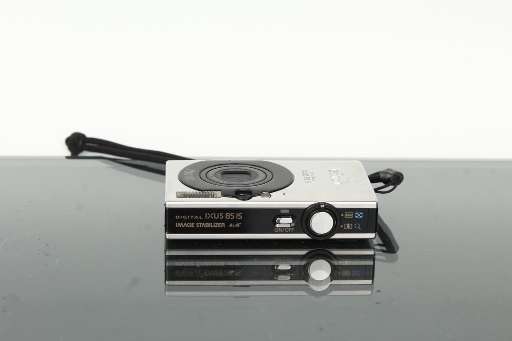 Olympus Trip 35 - Dutch|Thrift