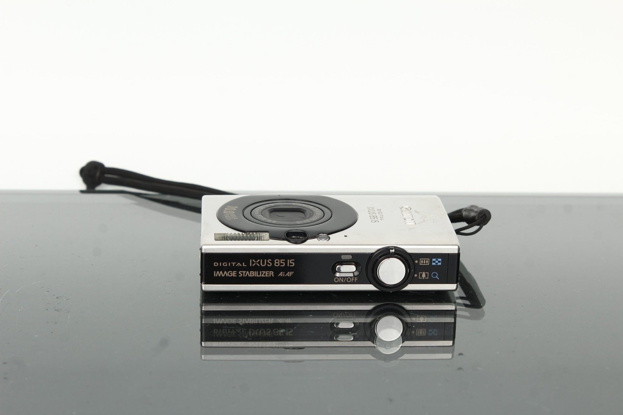 Olympus Trip 35 - Dutch|Thrift