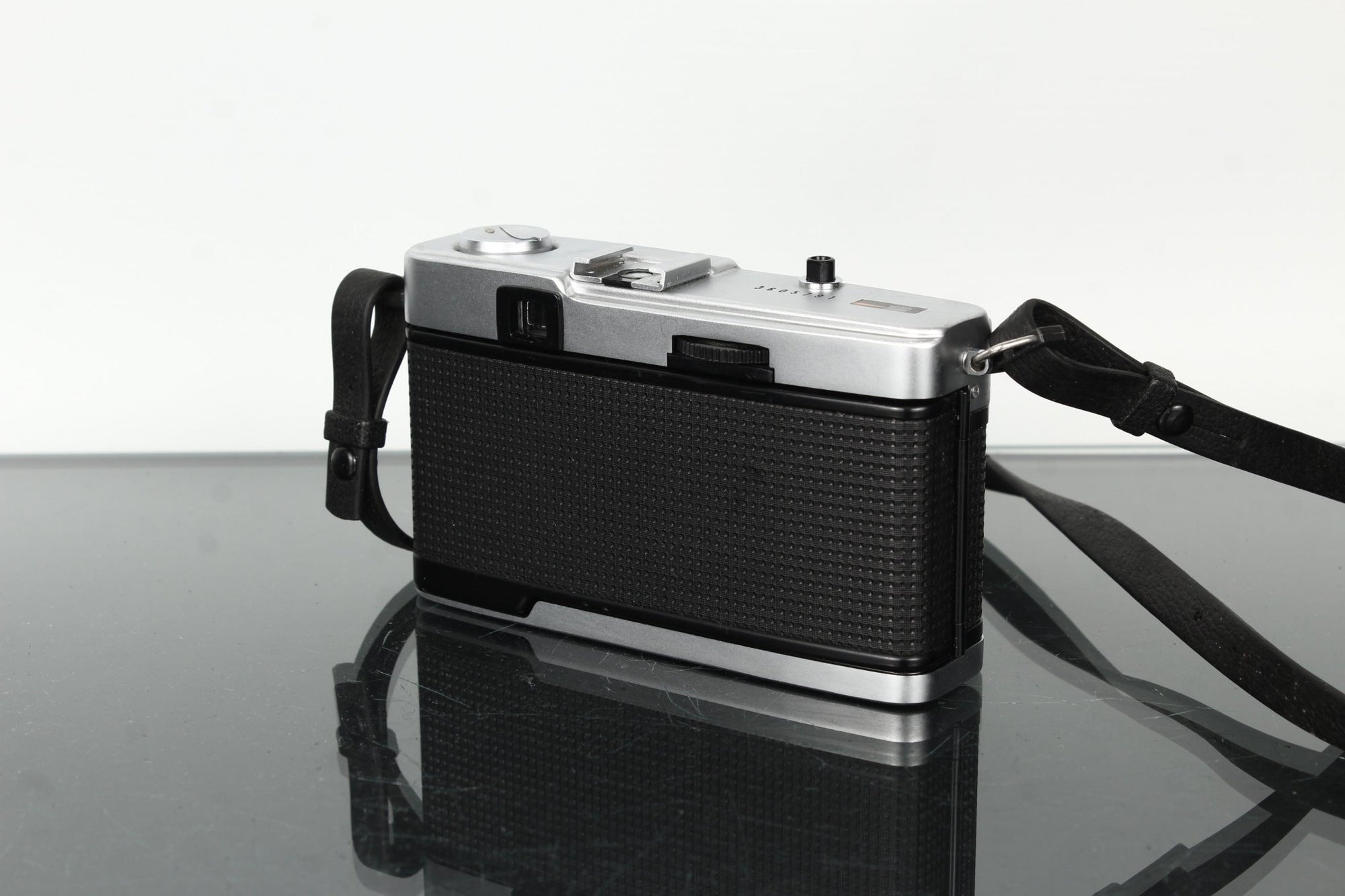 Olympus Trip 35 - Dutch|Thrift