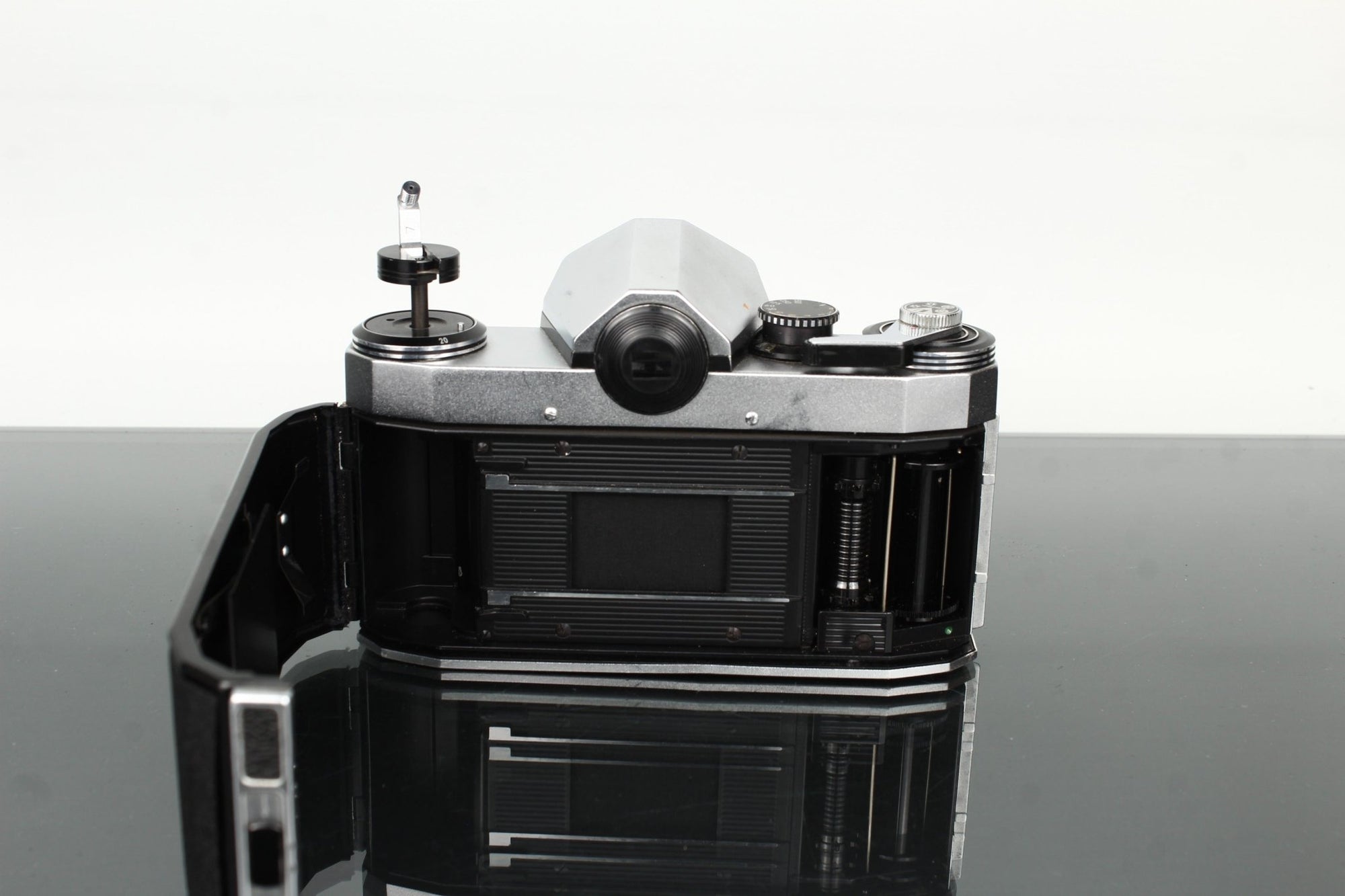 Olympus Trip 35 - Dutch|Thrift