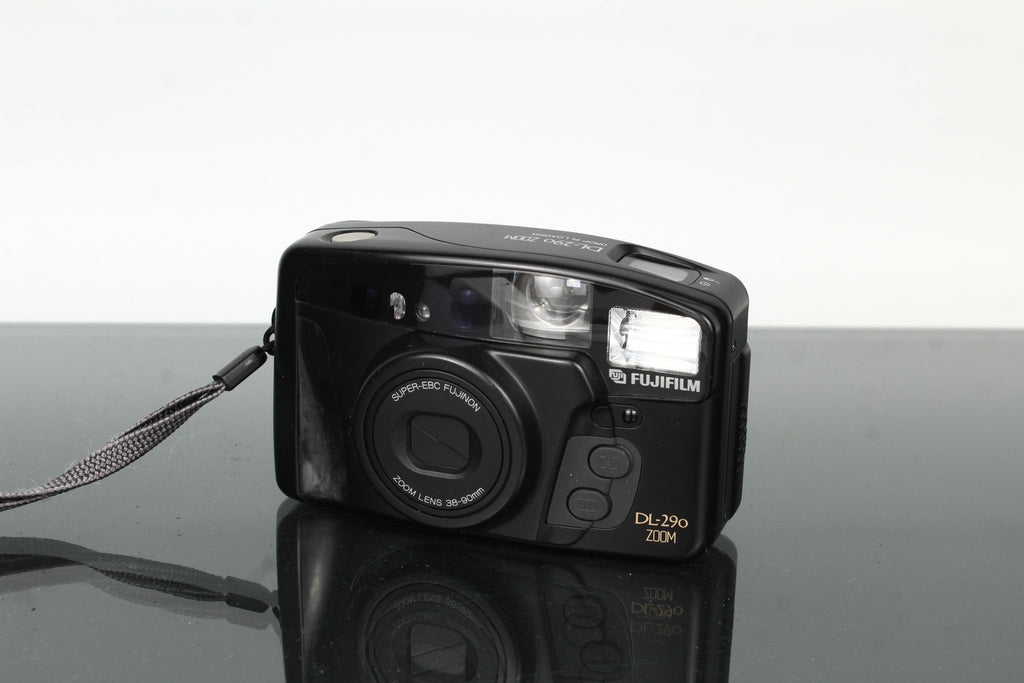 Olympus Trip 35 - Dutch|Thrift