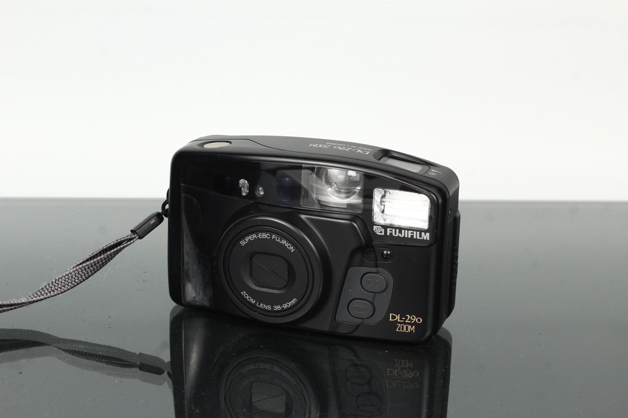 Olympus Trip 35 - Dutch|Thrift