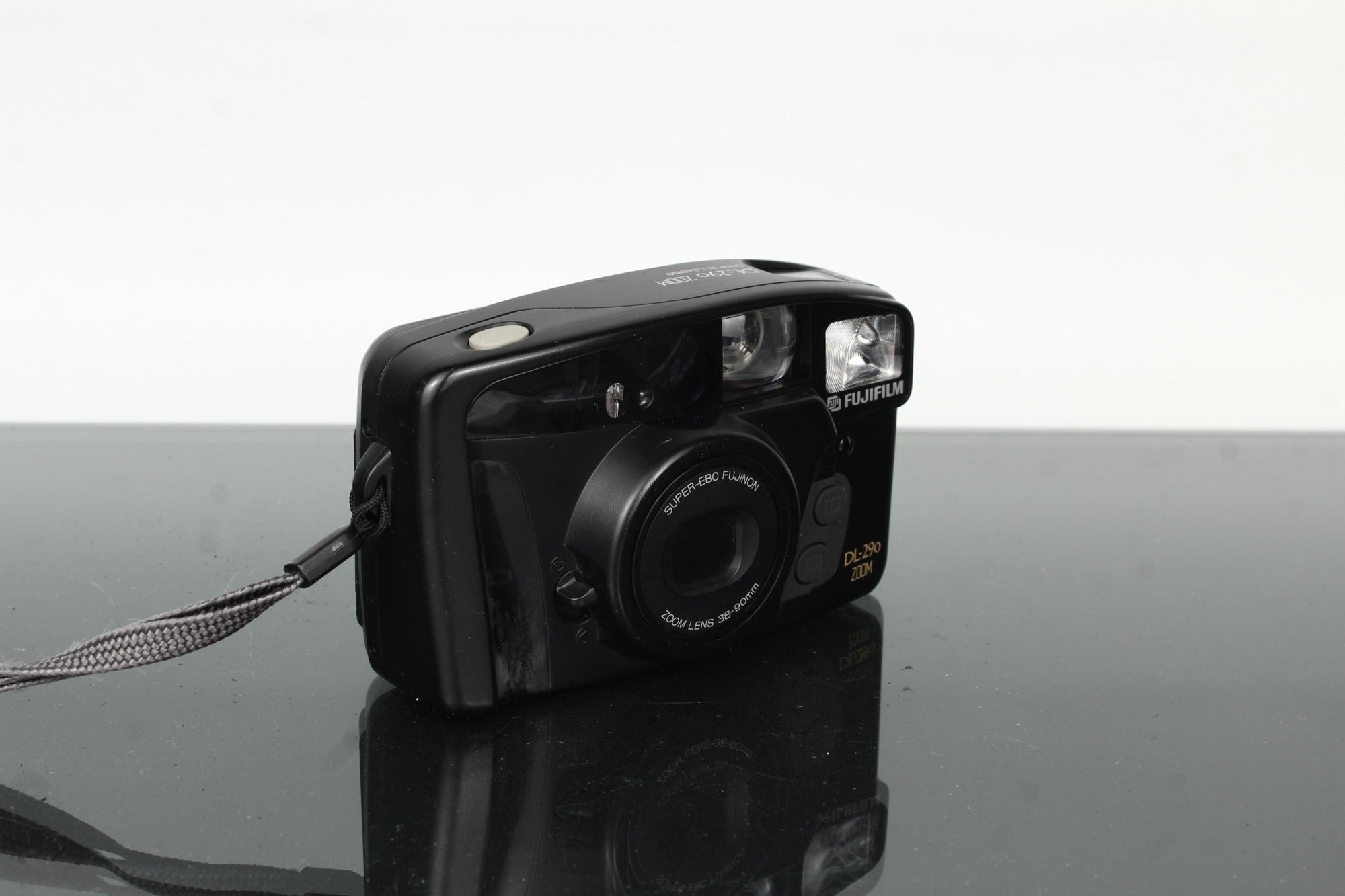 Olympus Trip 35 - Dutch|Thrift