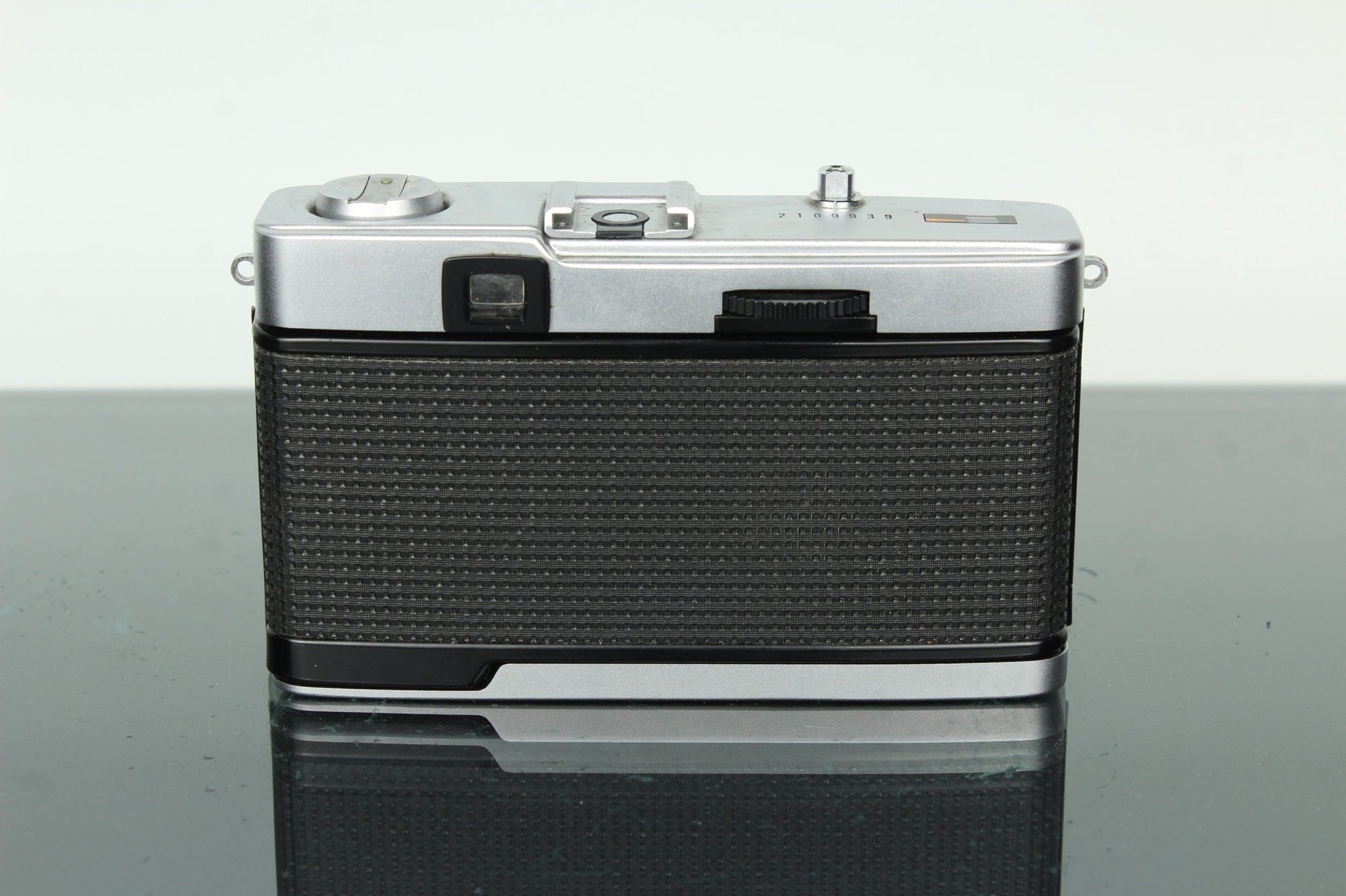 Olympus Trip 35 - Dutch|Thrift